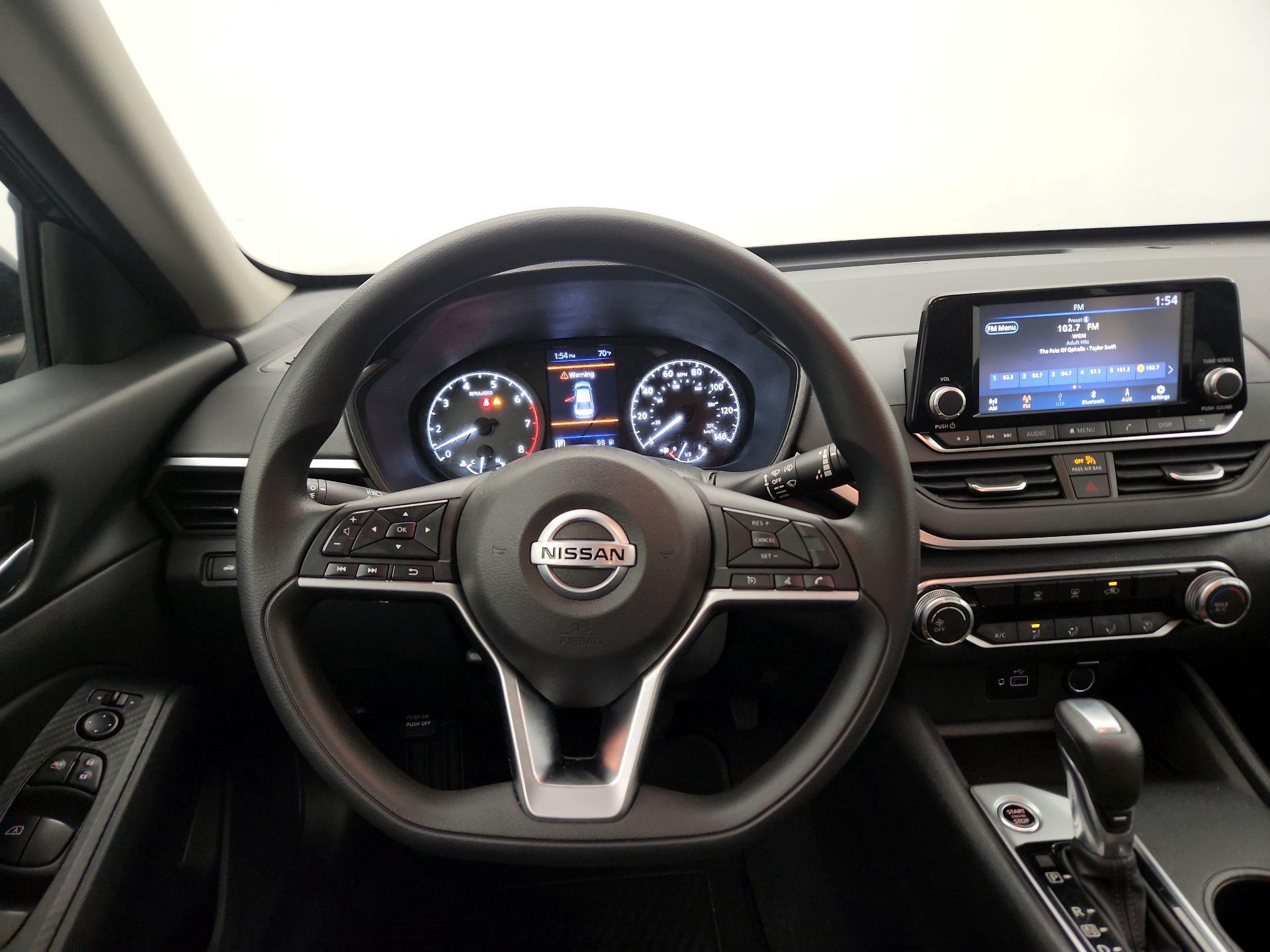 Thumbnail: 2021 Nissan Altima - 10