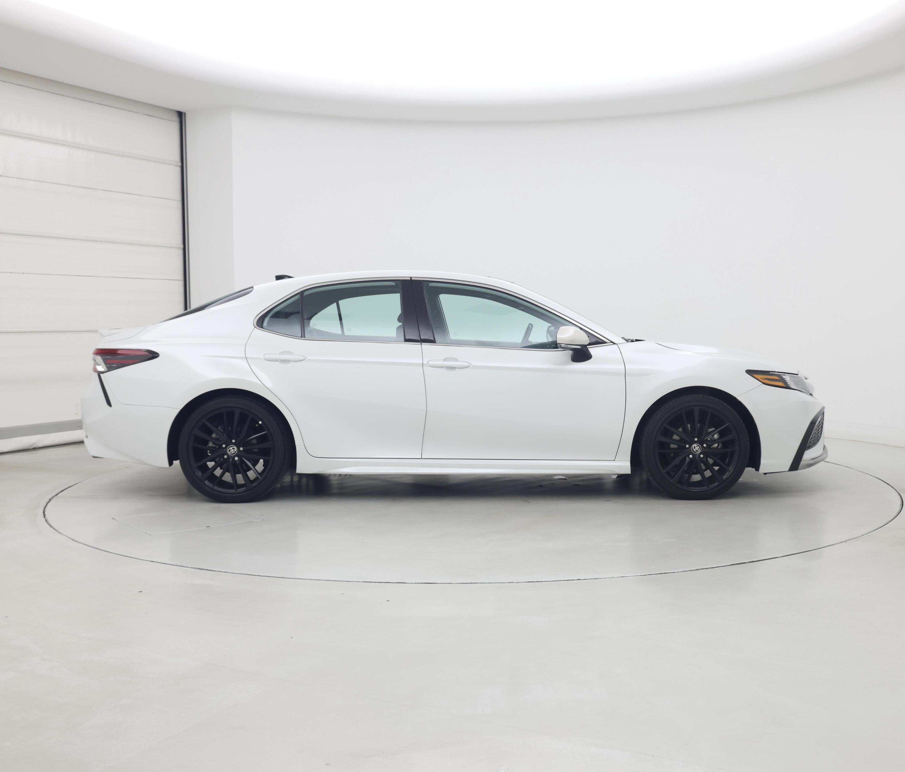 Thumbnail: 2022 Toyota Camry - 7
