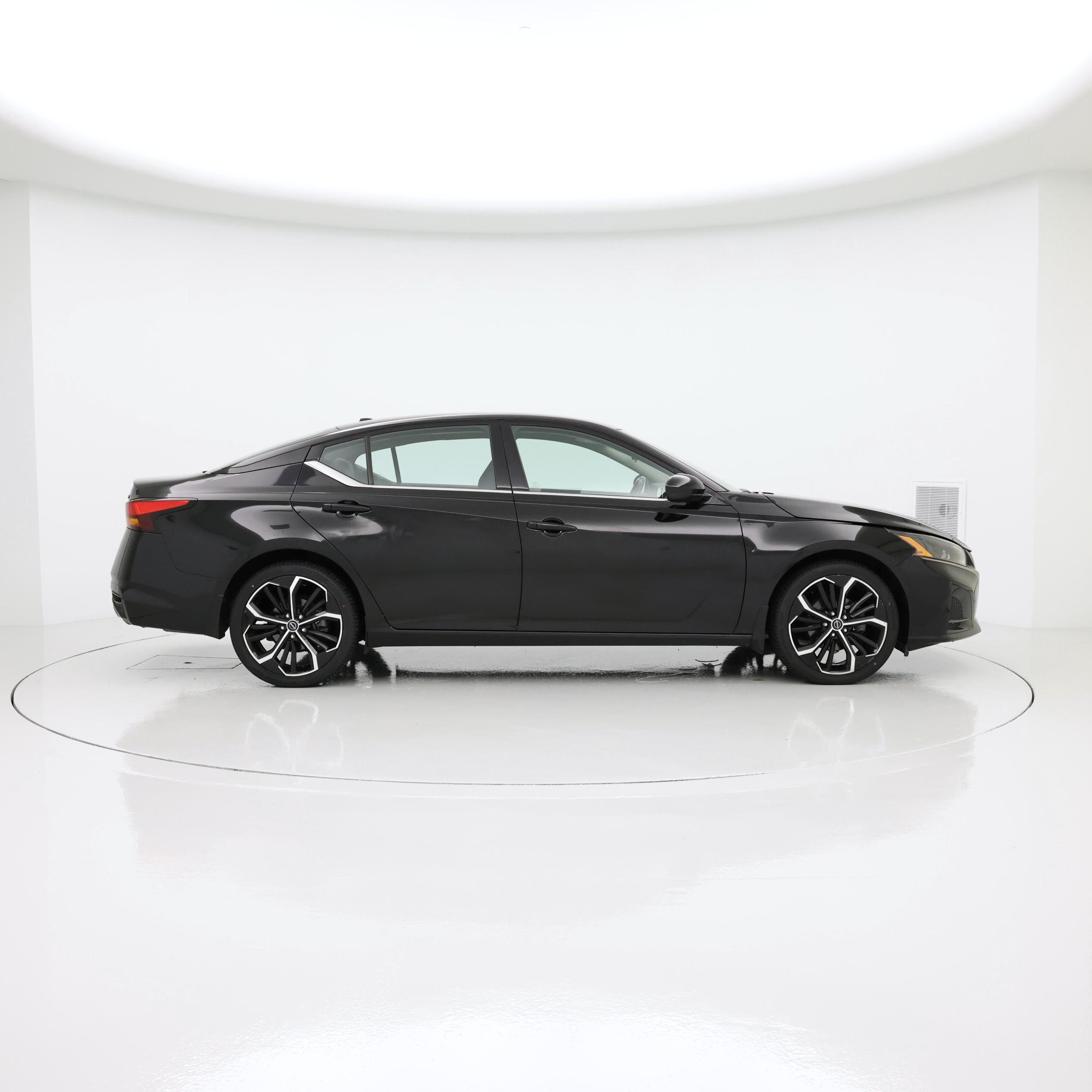Thumbnail: 2023 Nissan Altima - 7