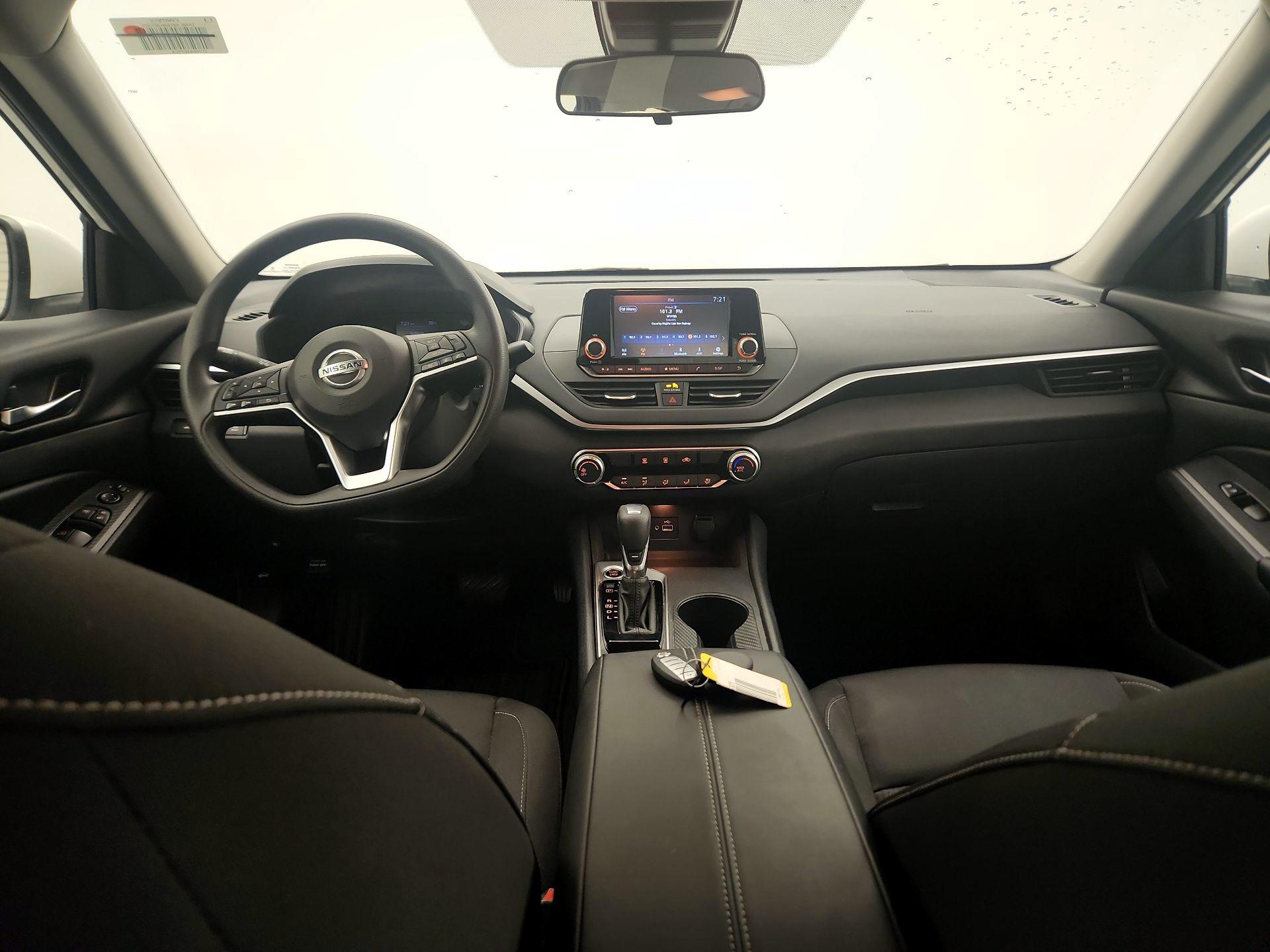 Thumbnail: 2022 Nissan Altima - 9