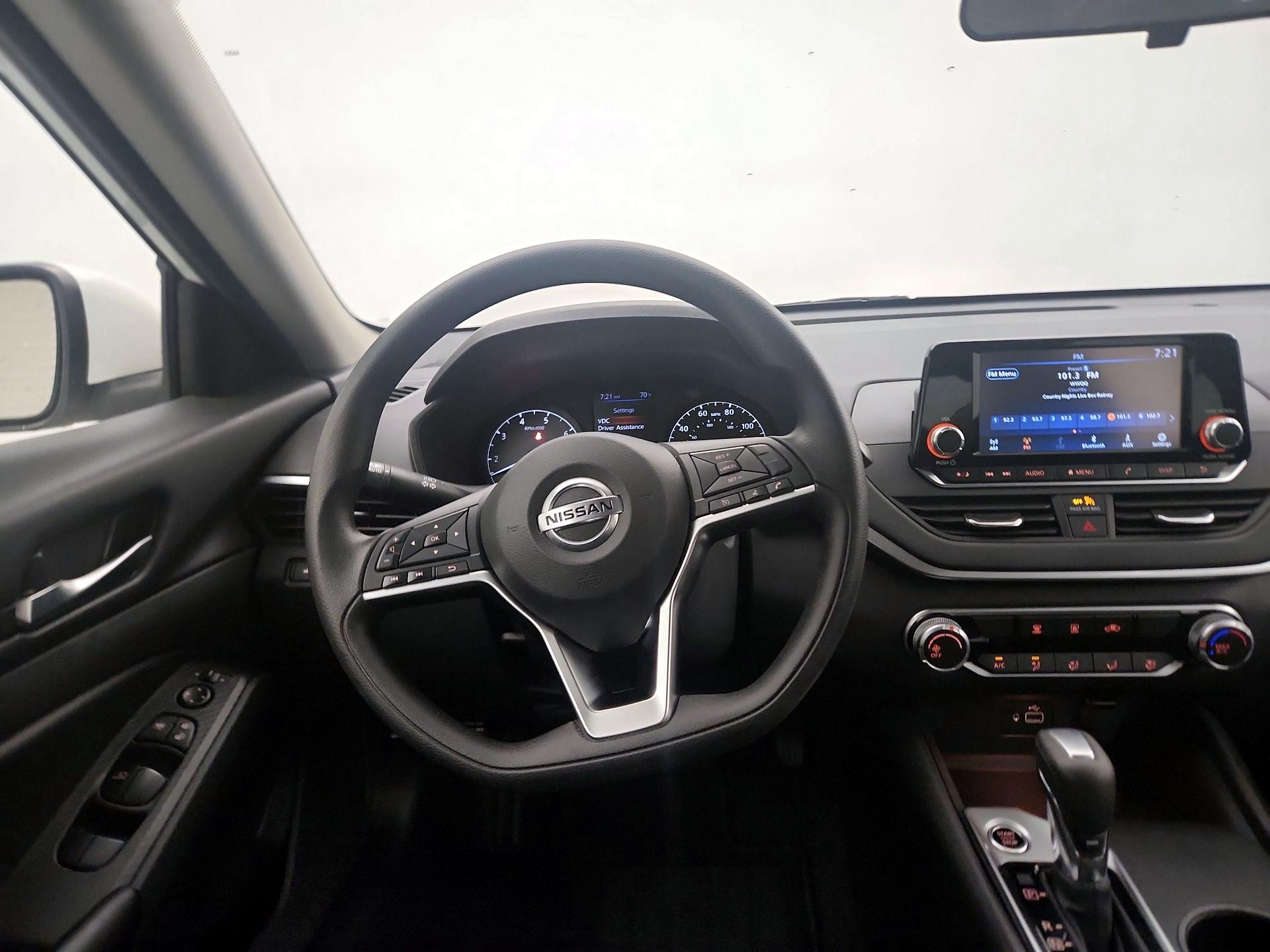 Thumbnail: 2022 Nissan Altima - 10