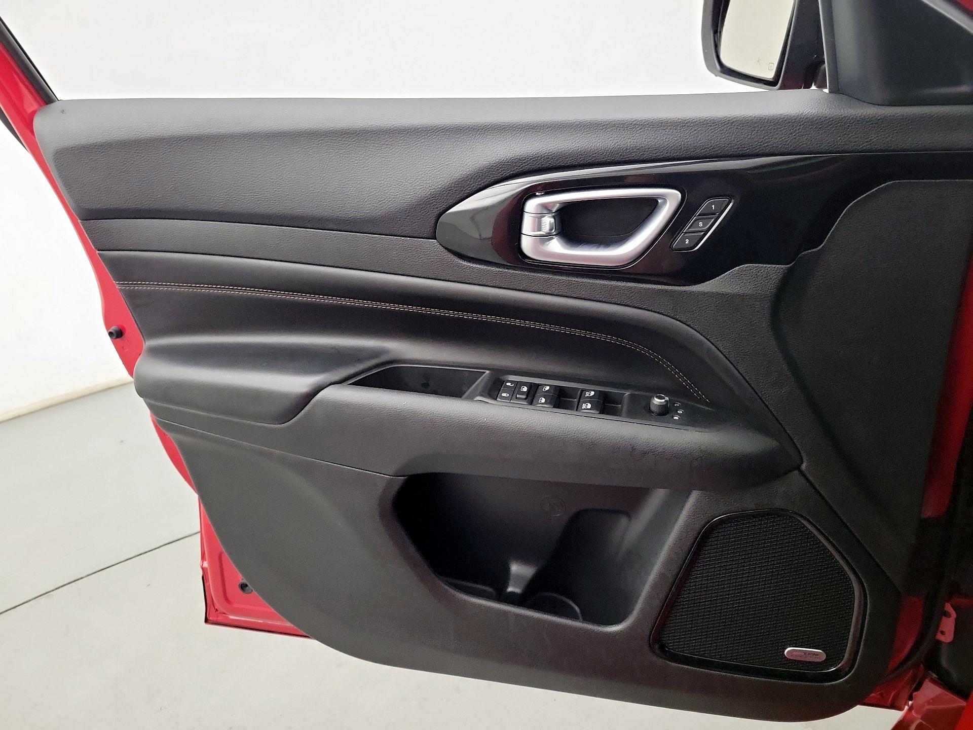 Thumbnail: 2022 Jeep Compass - 12