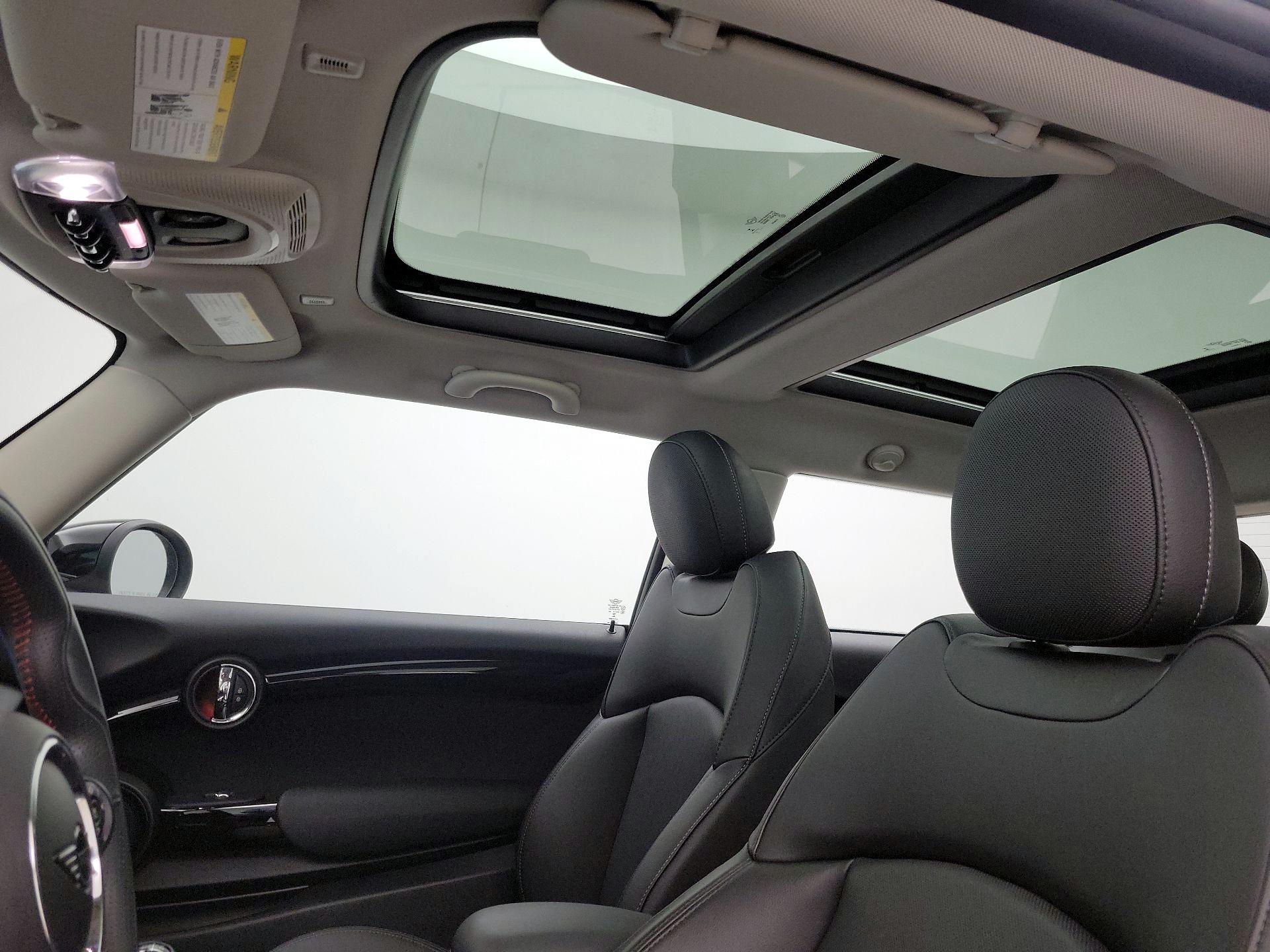 Thumbnail: 2021 MINI Cooper Hardtop - 17