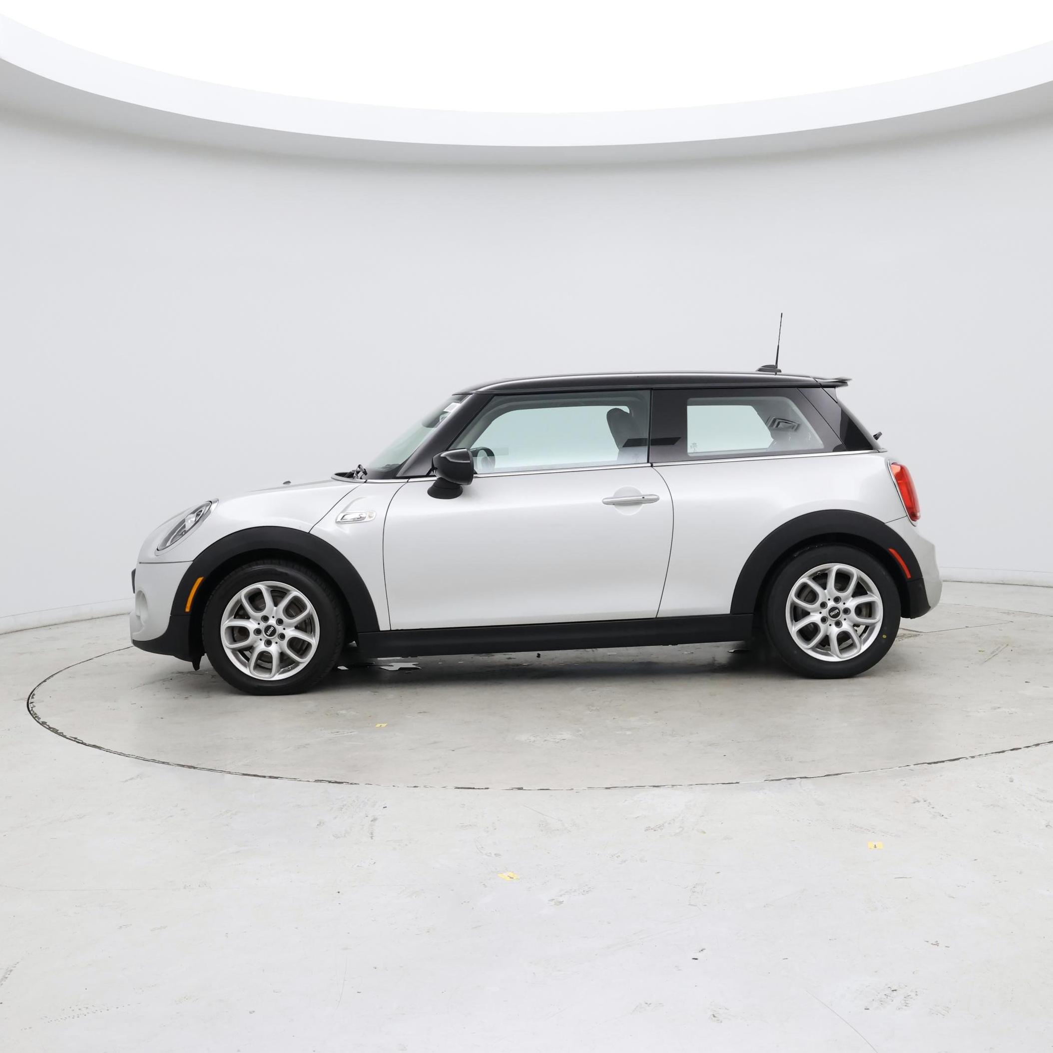 Thumbnail: 2021 MINI Cooper Hardtop - 3