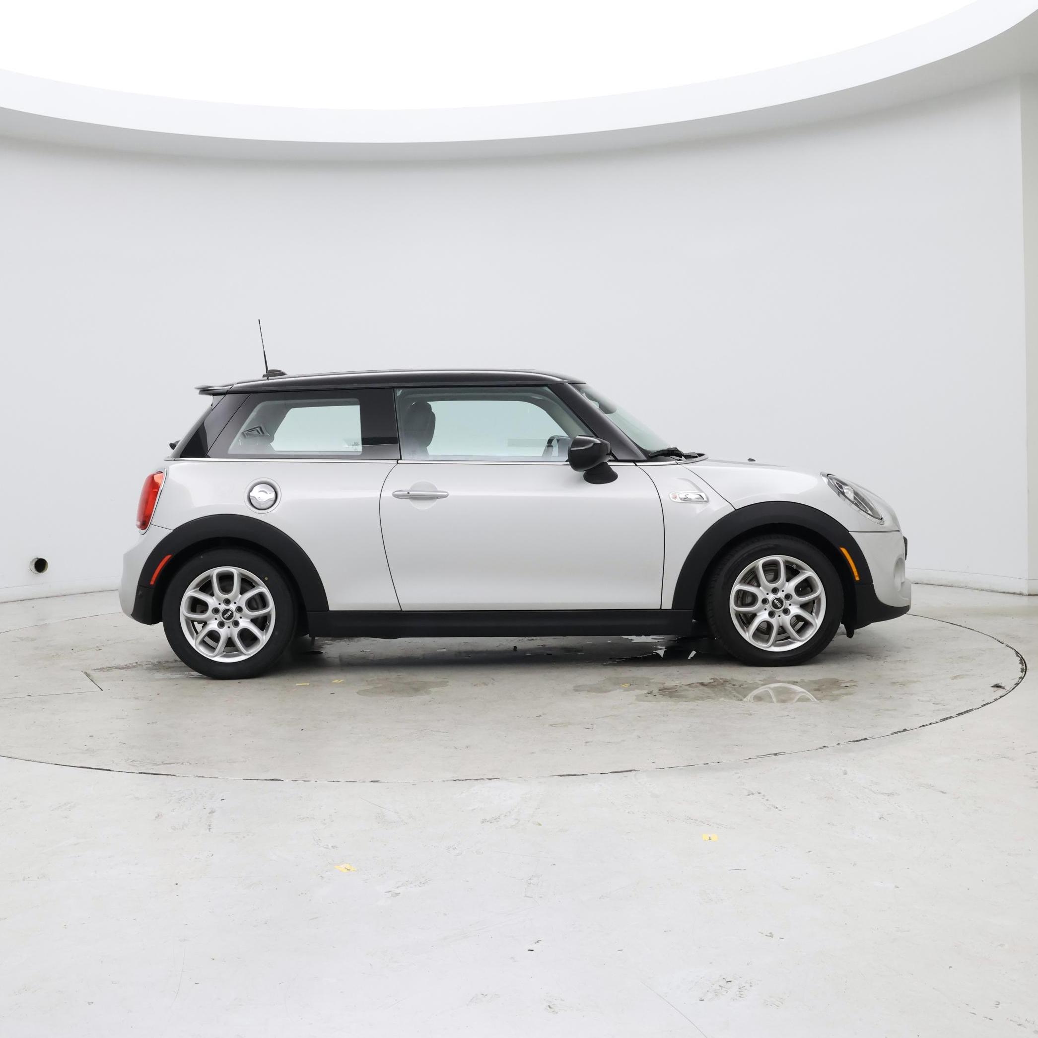 Thumbnail: 2021 MINI Cooper Hardtop - 7