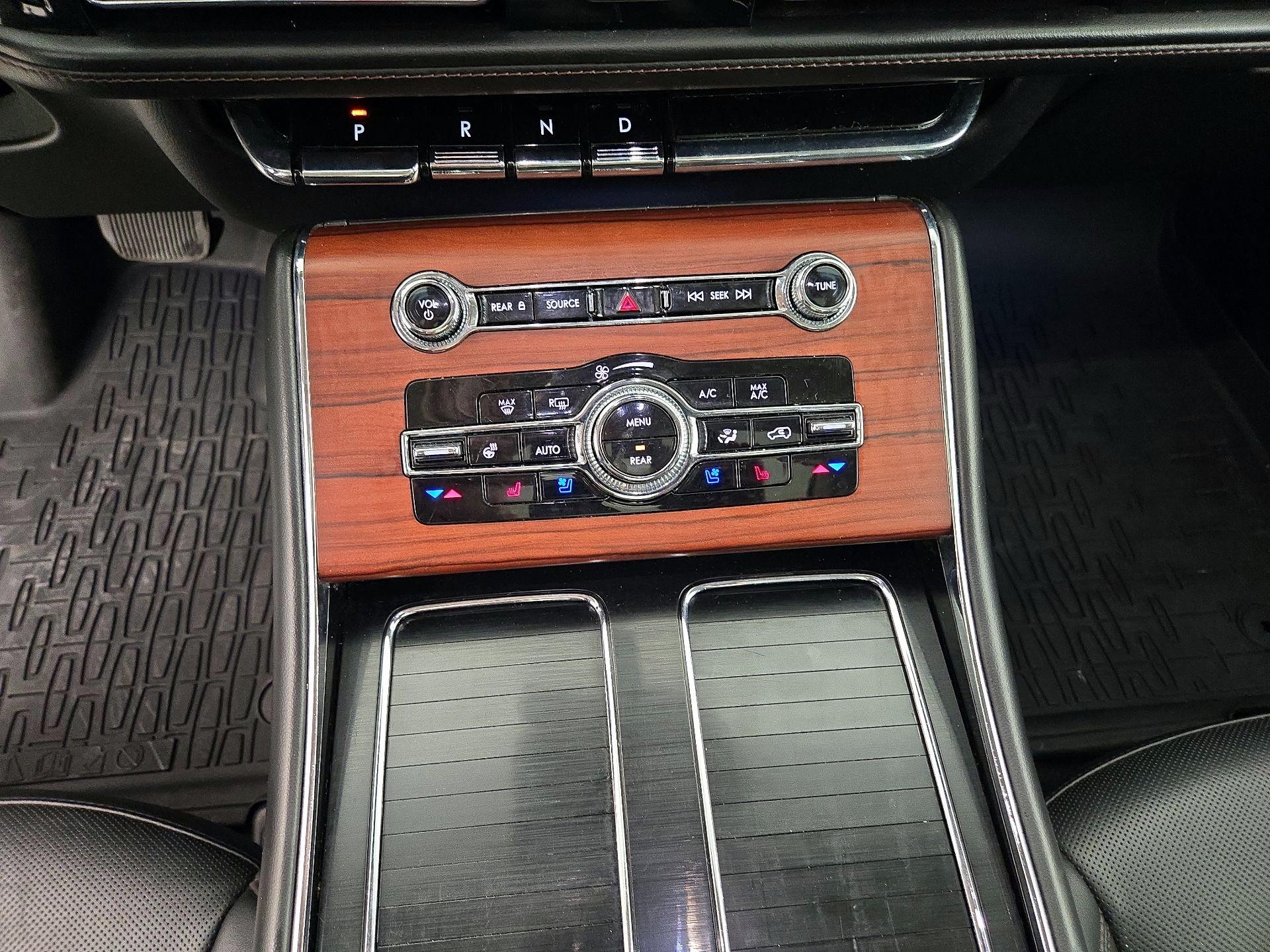 Thumbnail: 2022 Lincoln Aviator - 18