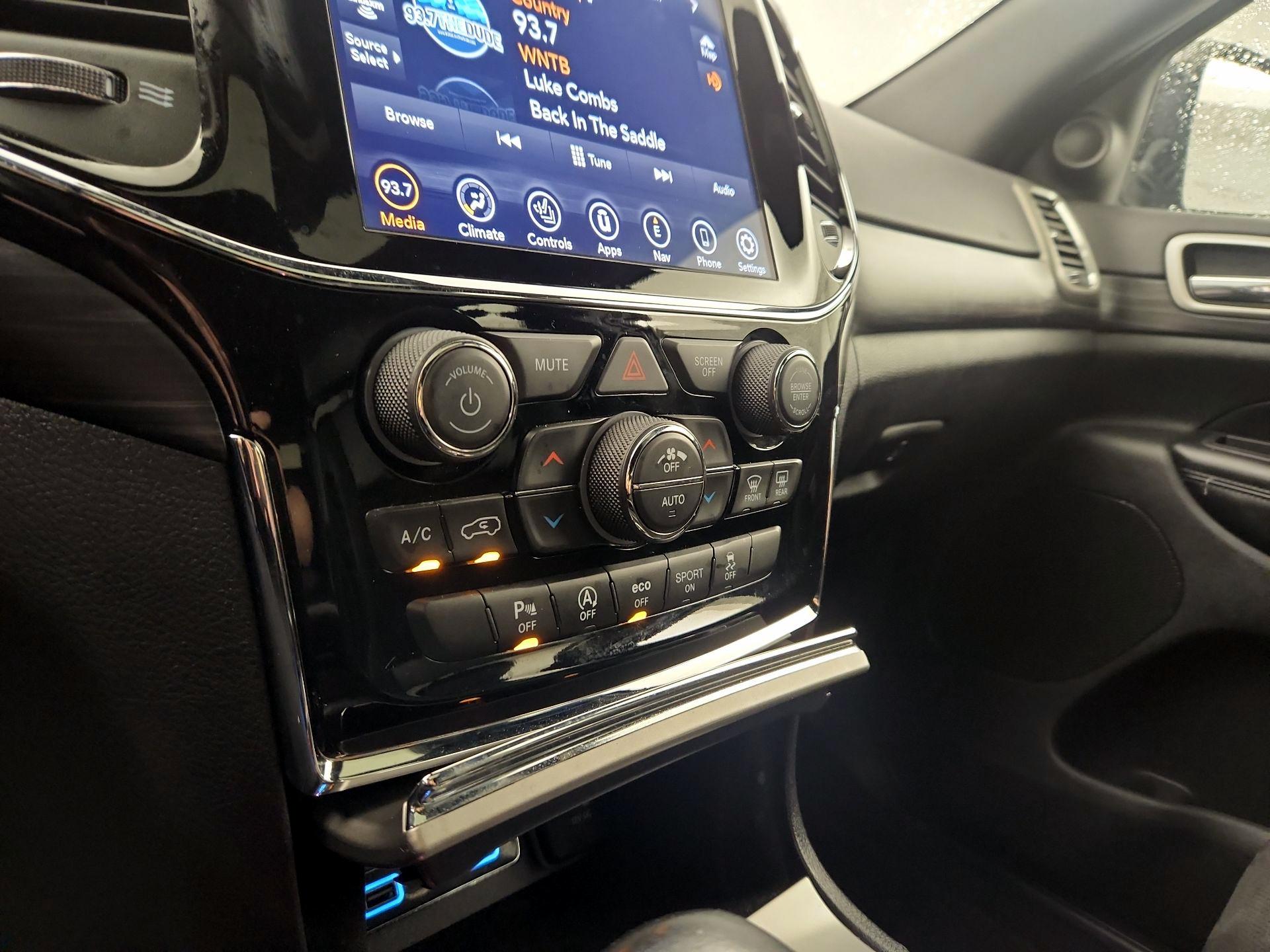 Thumbnail: 2020 Jeep Grand Cherokee - 17