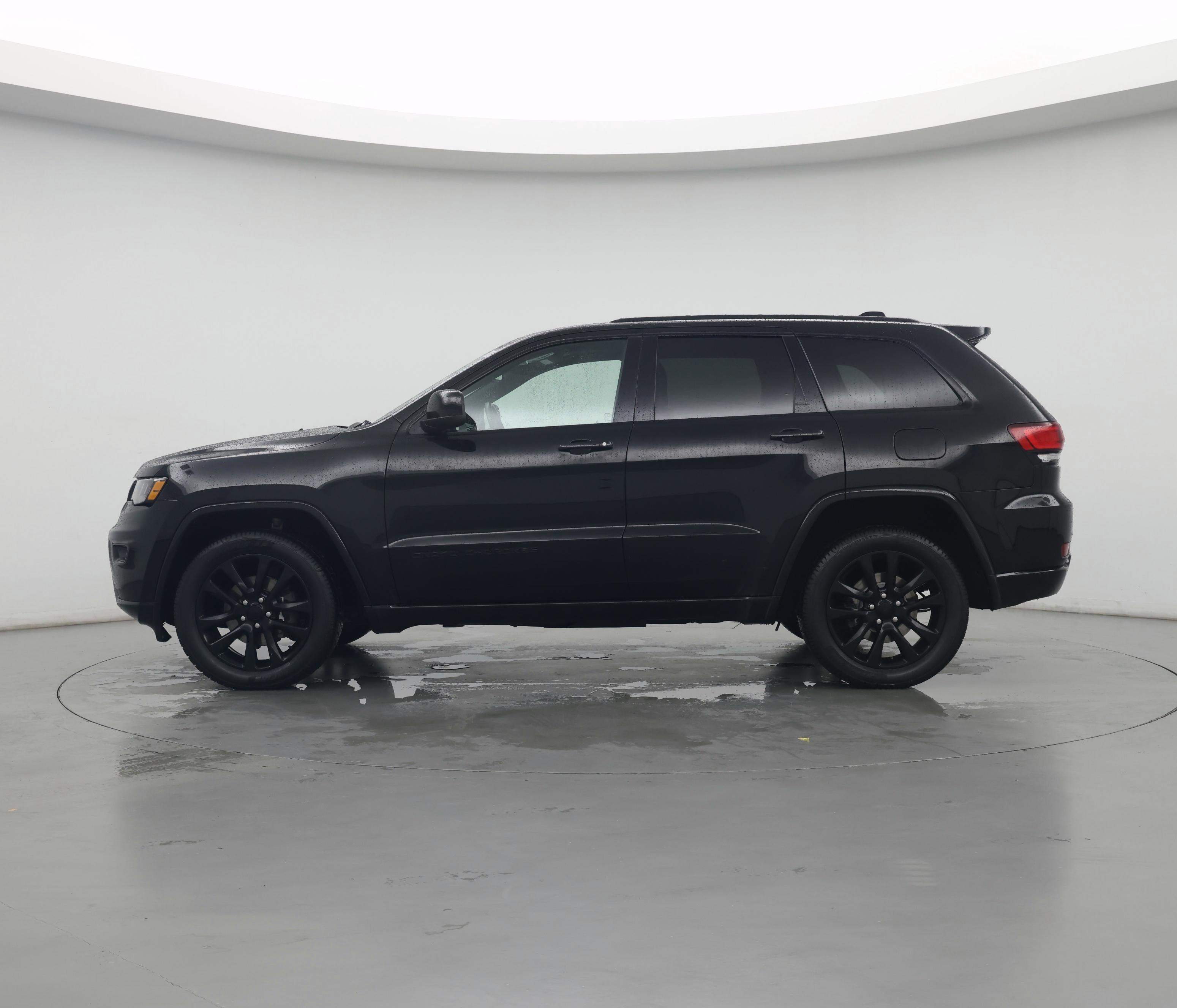 Thumbnail: 2020 Jeep Grand Cherokee - 3
