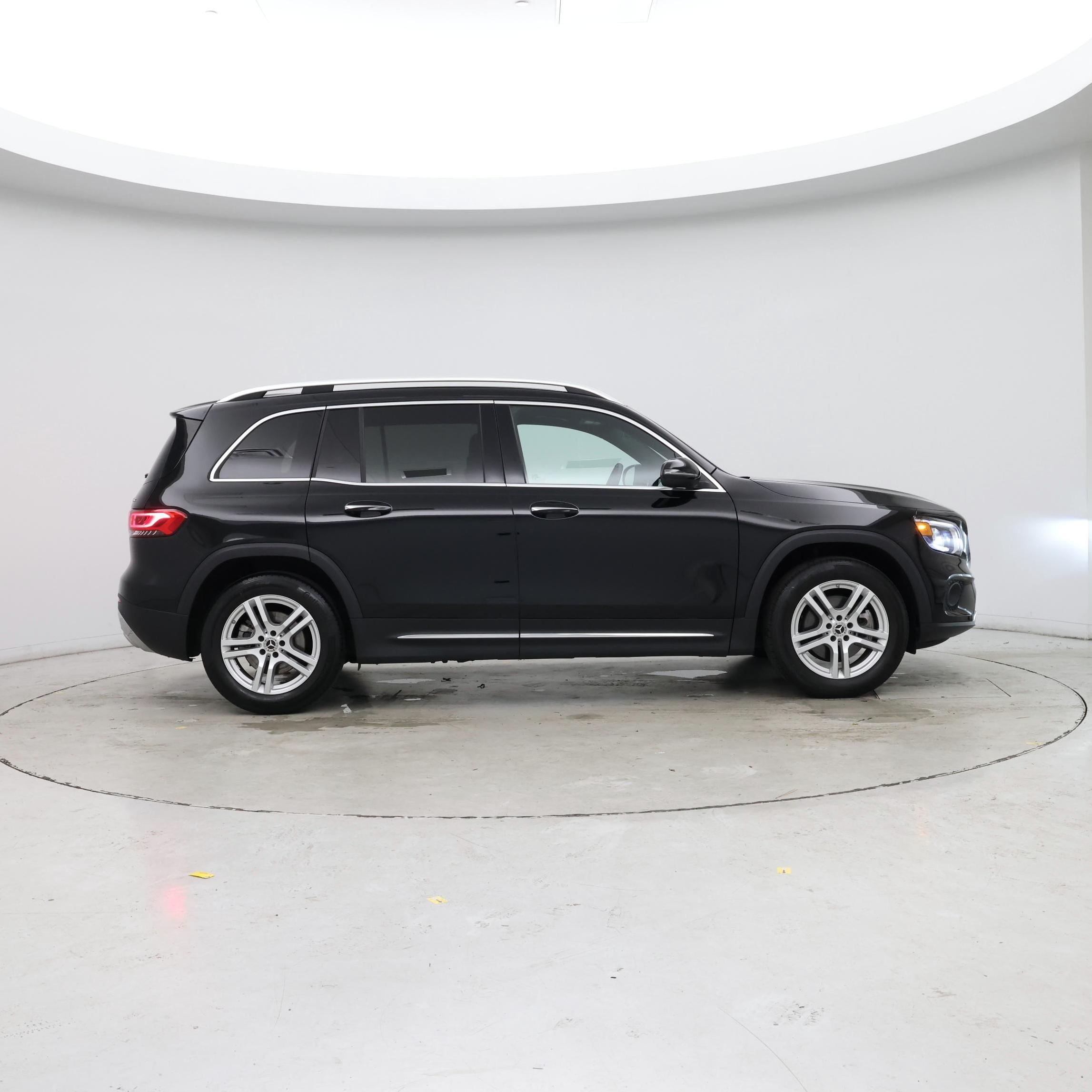 Thumbnail: 2023 Mercedes-Benz GLB - 7