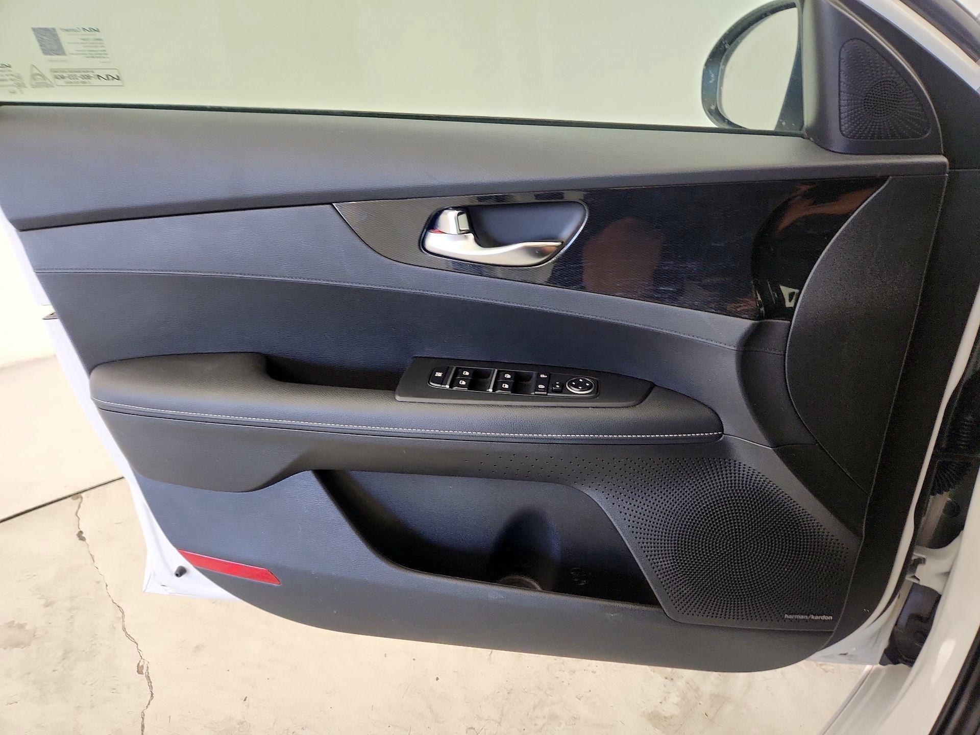 Thumbnail: 2022 Kia Forte - 12