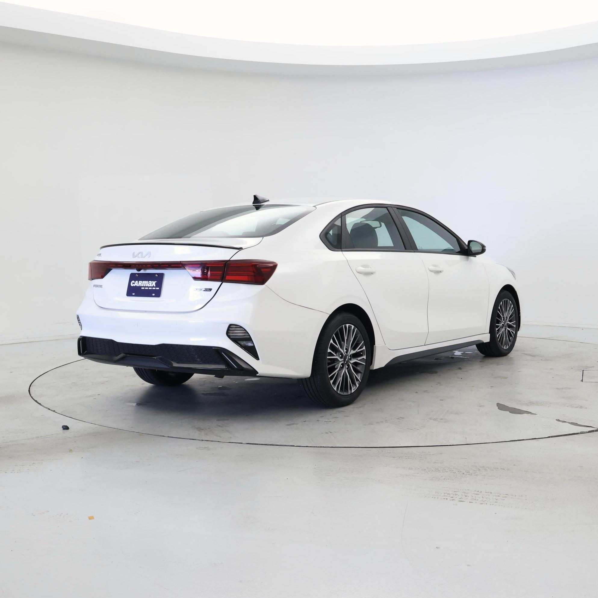 Thumbnail: 2022 Kia Forte - 8
