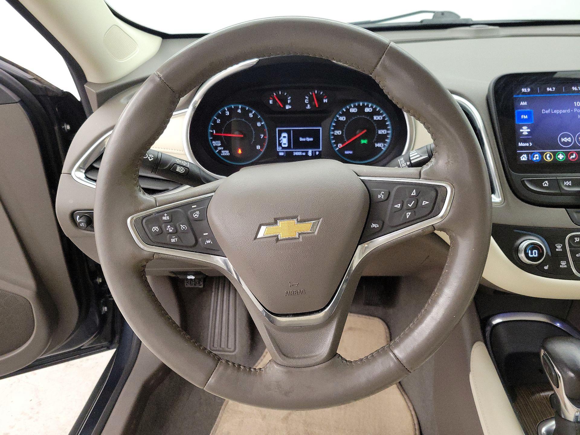 Thumbnail: 2021 Chevrolet Malibu - 10