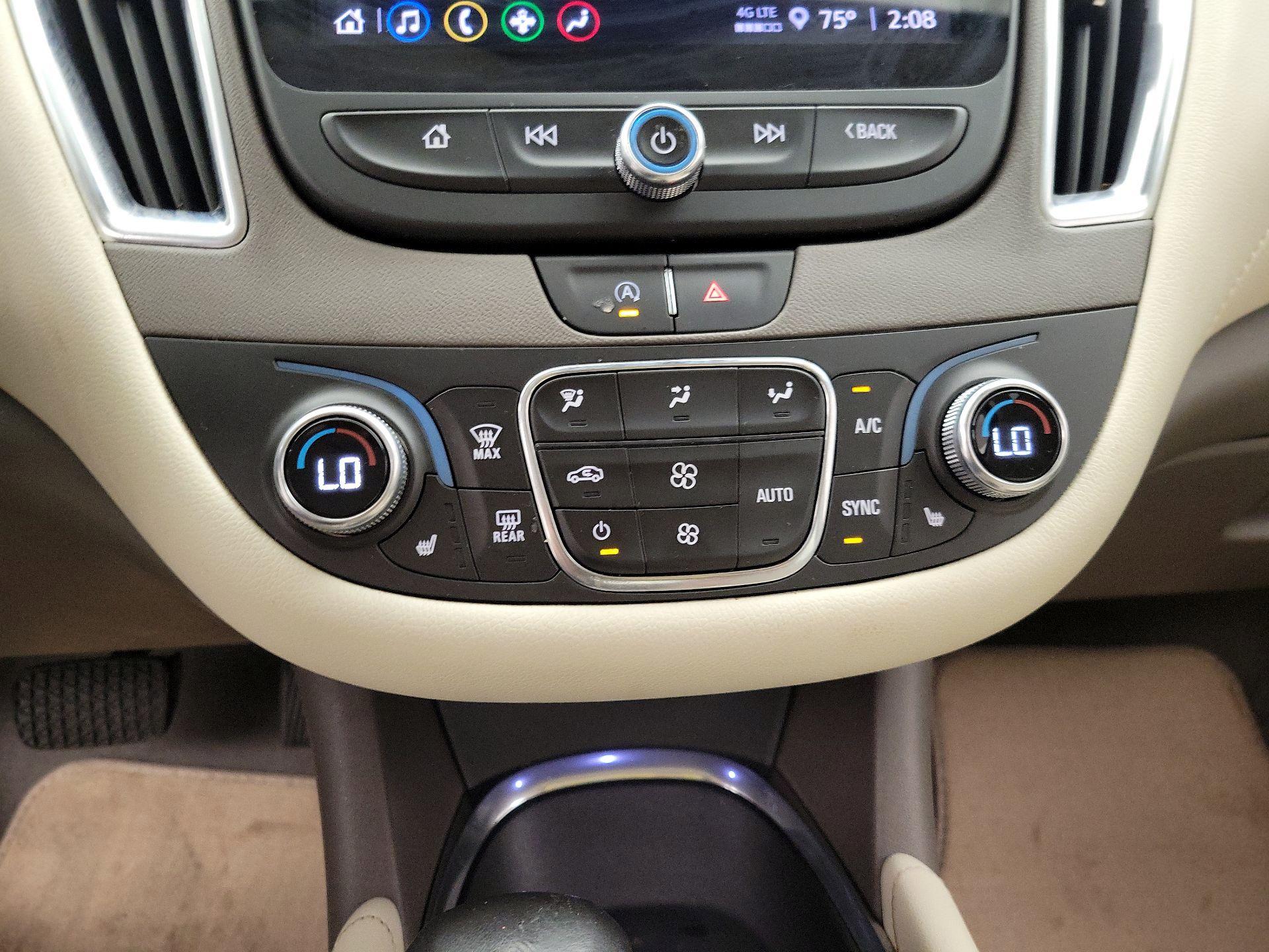 Thumbnail: 2021 Chevrolet Malibu - 16