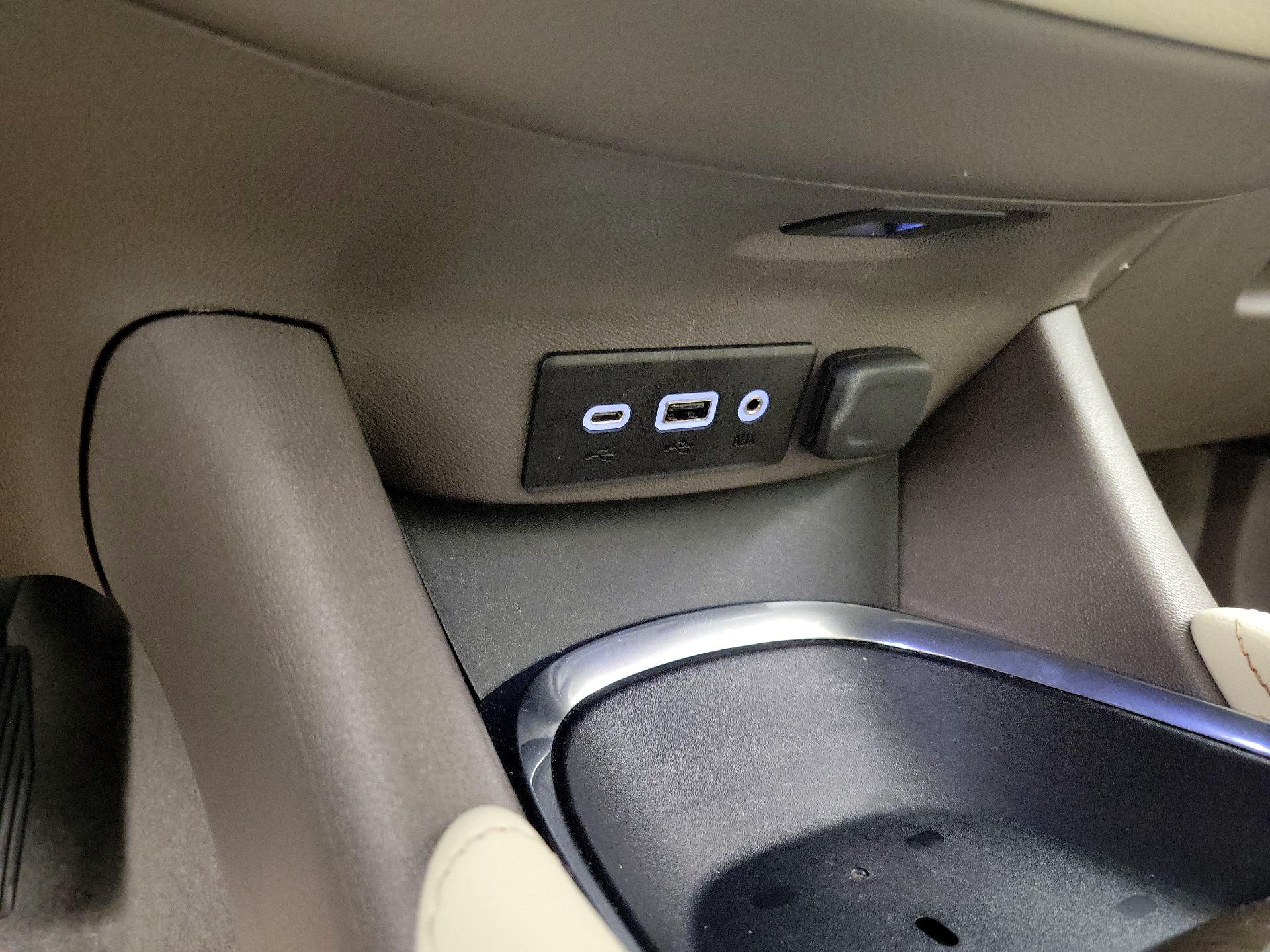 Thumbnail: 2021 Chevrolet Malibu - 18