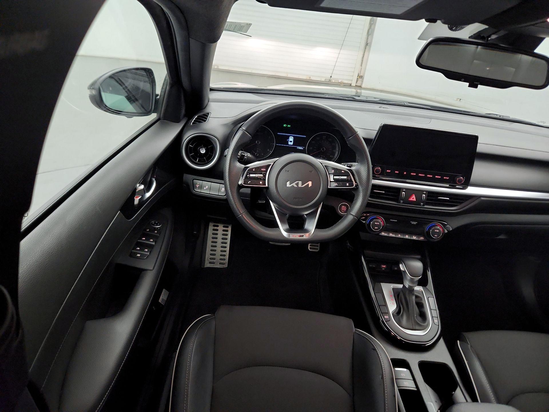 Thumbnail: 2022 Kia Forte - 10