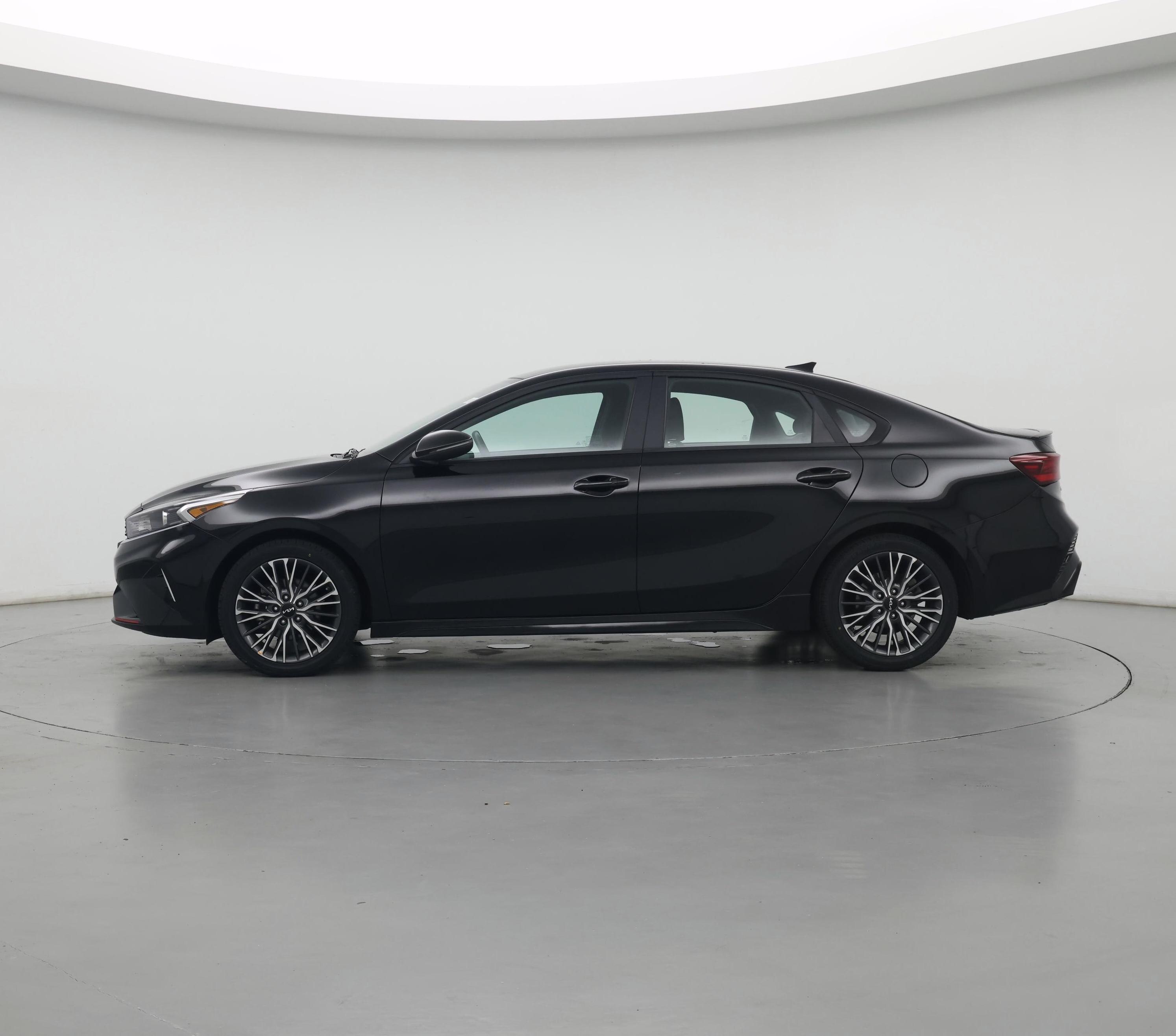 Thumbnail: 2022 Kia Forte - 3