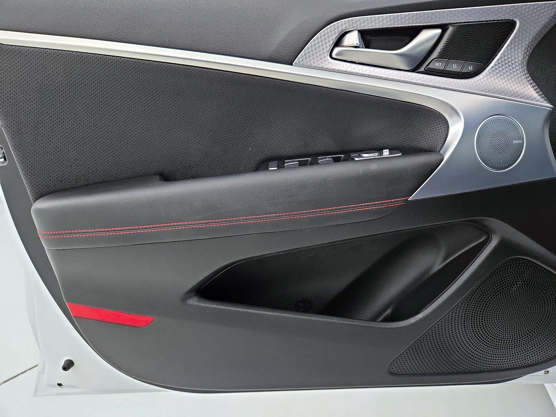 Thumbnail: 2023 Genesis G70 - 12
