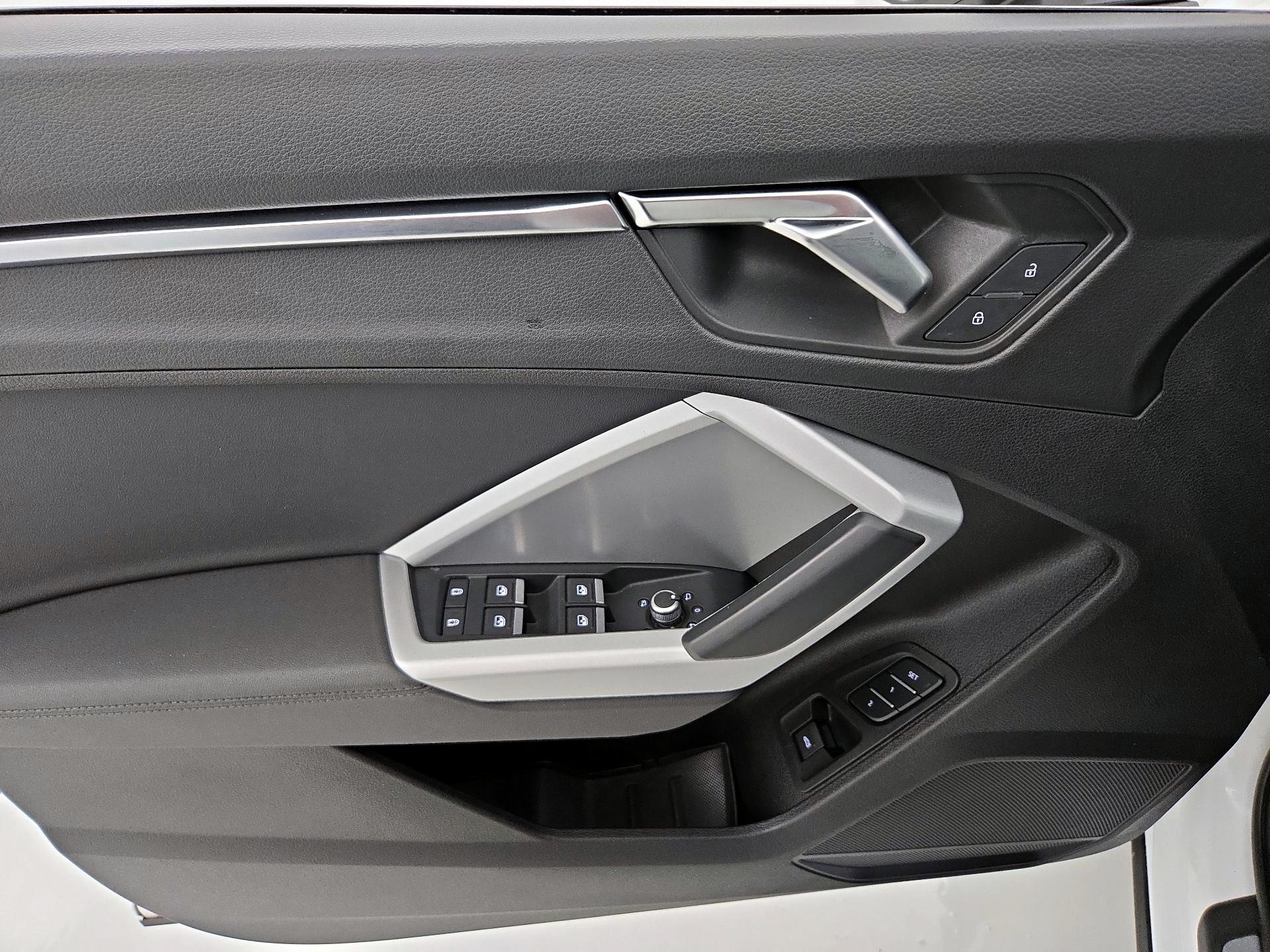 Thumbnail: 2022 Audi Q3 - 12