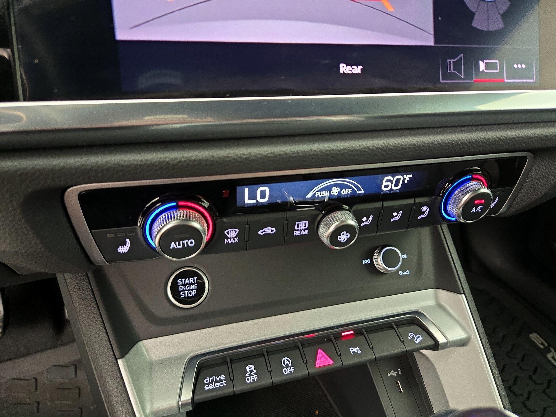 Thumbnail: 2022 Audi Q3 - 16