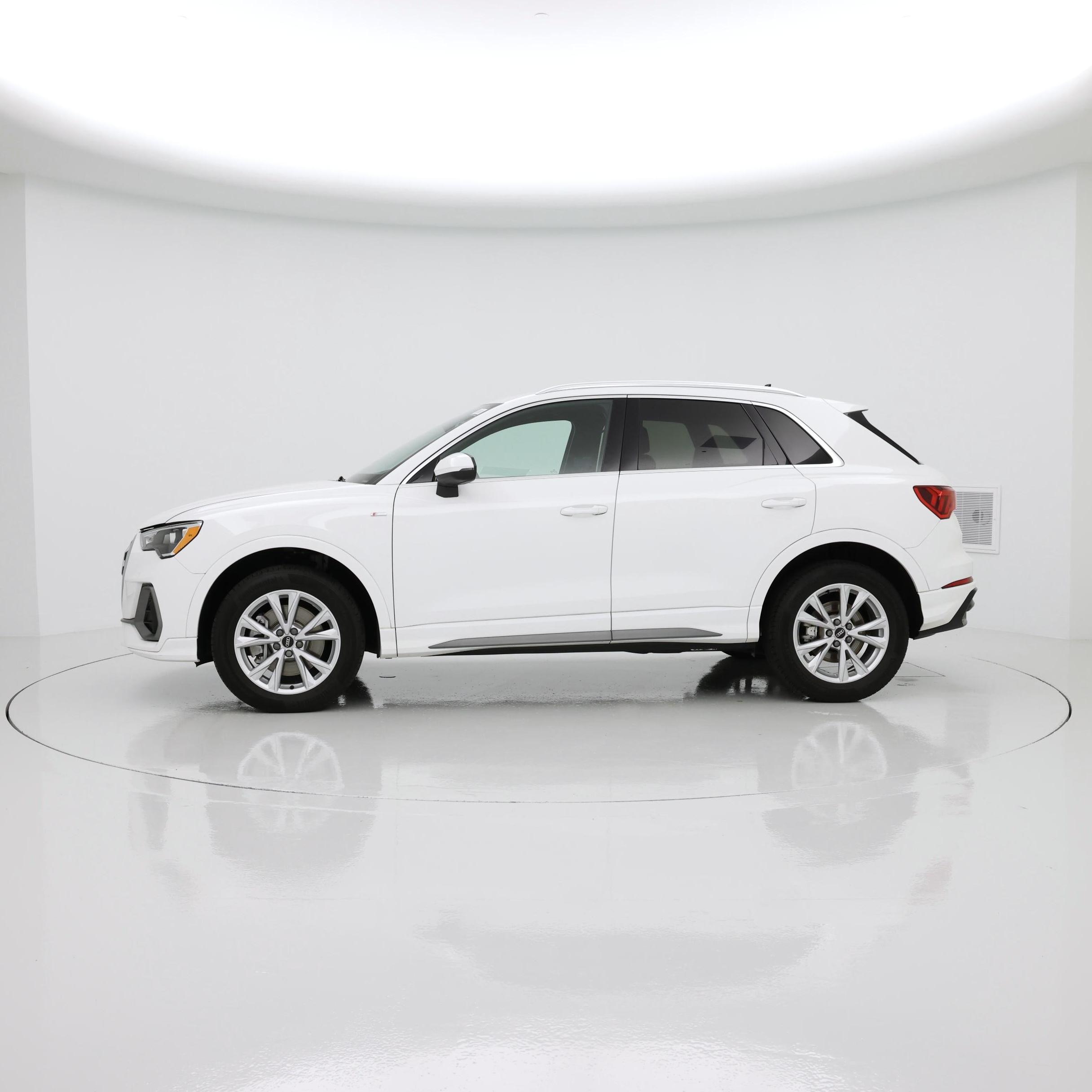 Thumbnail: 2022 Audi Q3 - 3