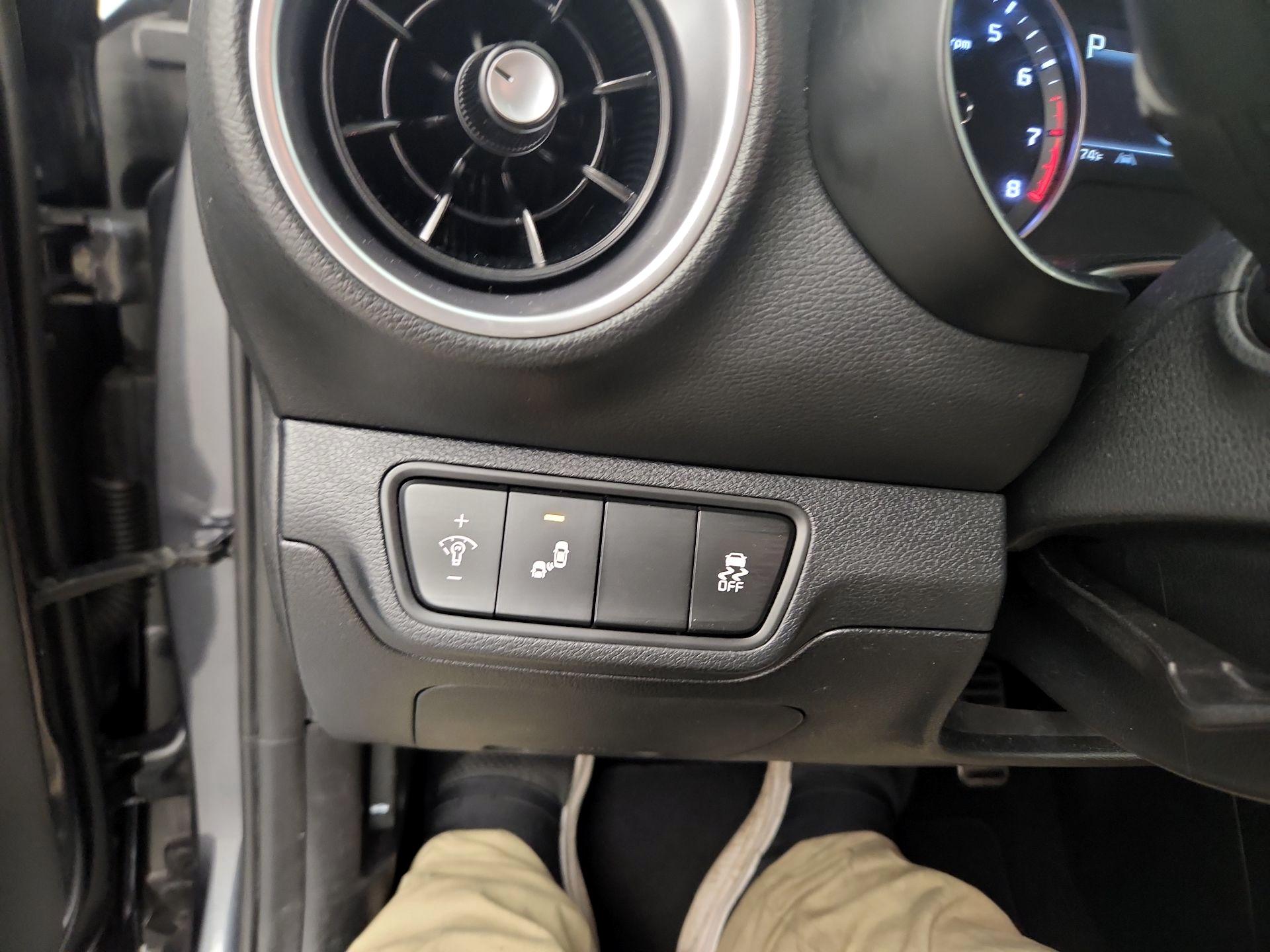 Thumbnail: 2022 Kia Forte - 13