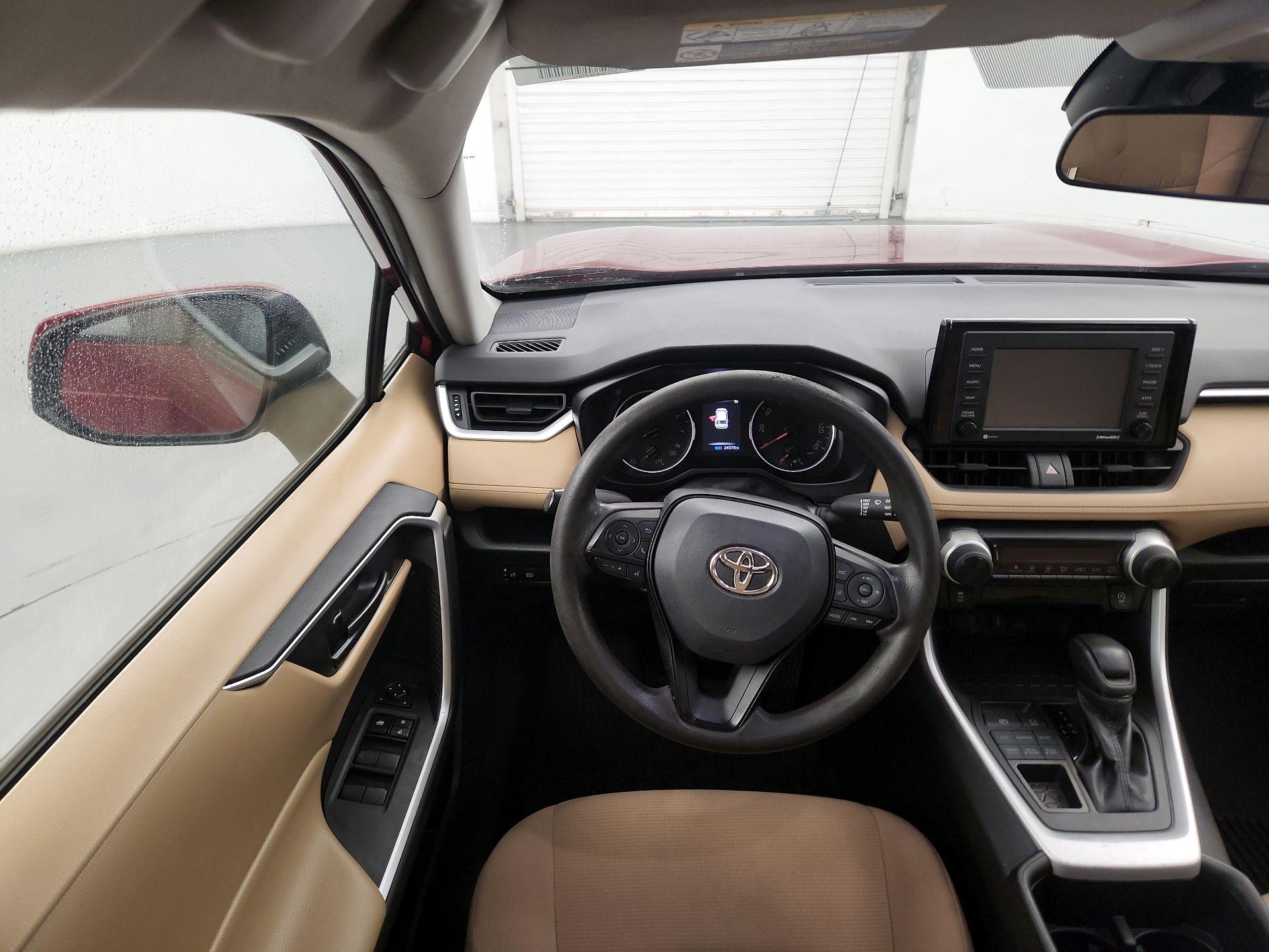 Thumbnail: 2022 Toyota RAV4 - 10