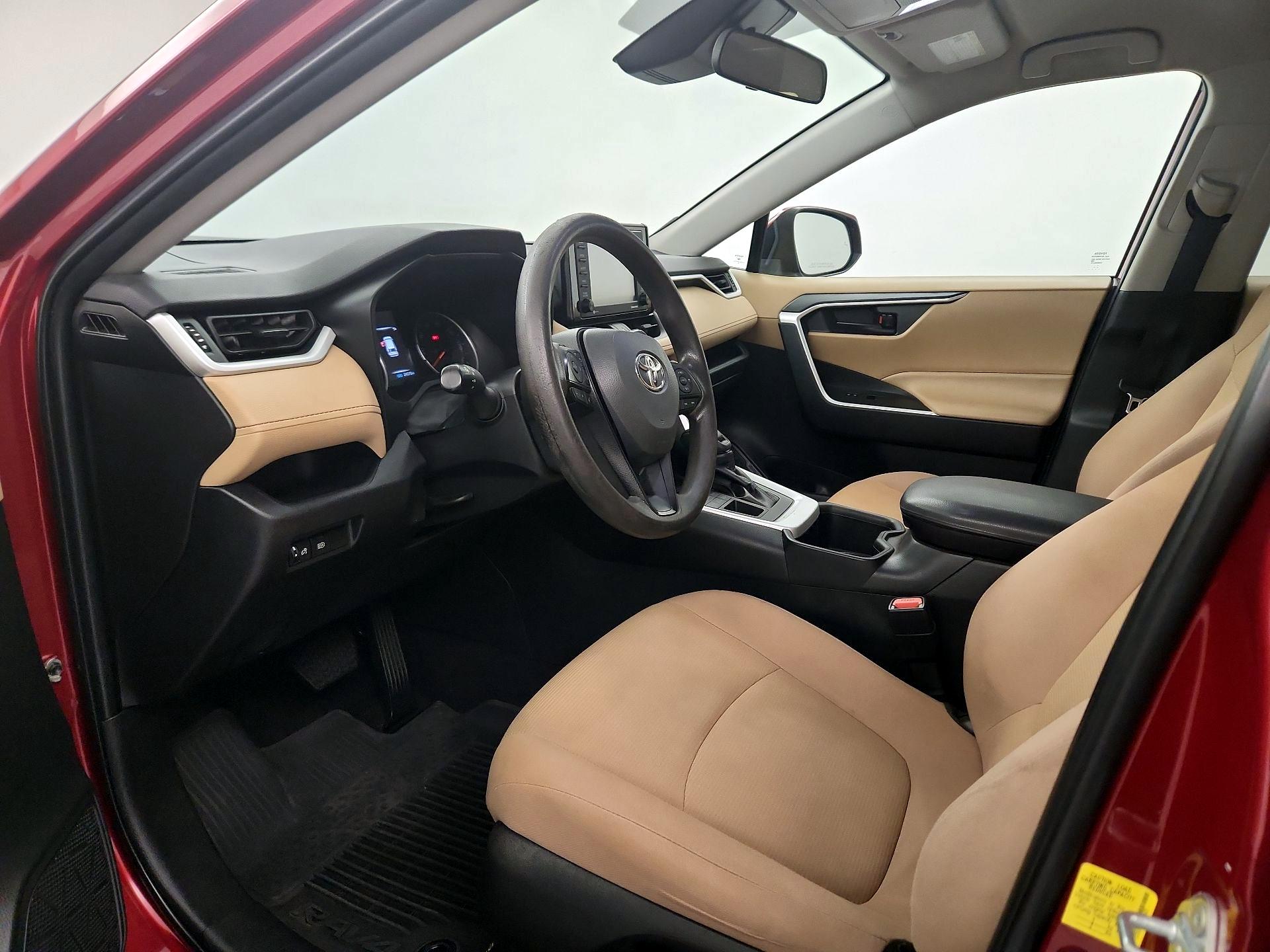 Thumbnail: 2022 Toyota RAV4 - 11