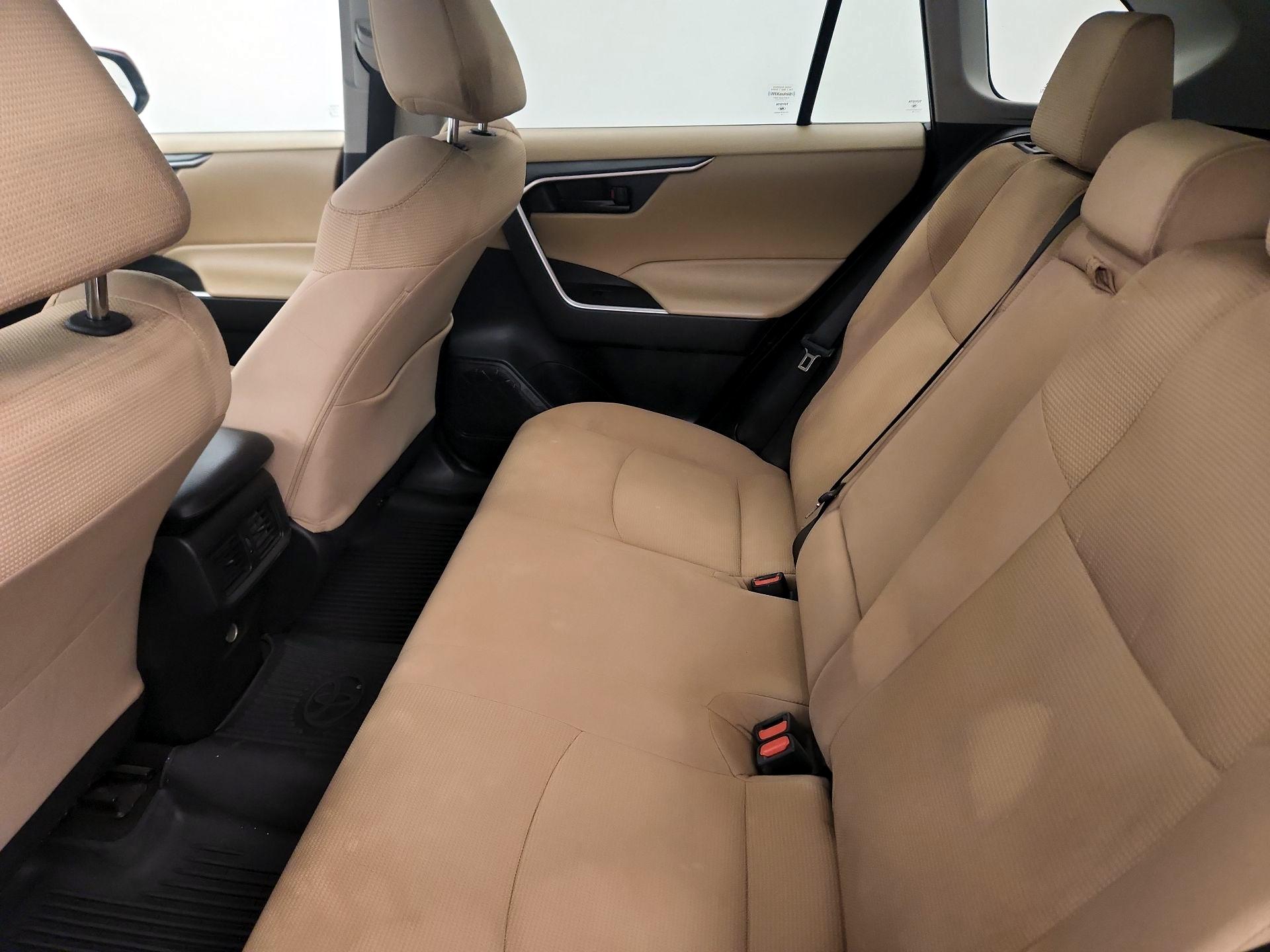 Thumbnail: 2022 Toyota RAV4 - 19