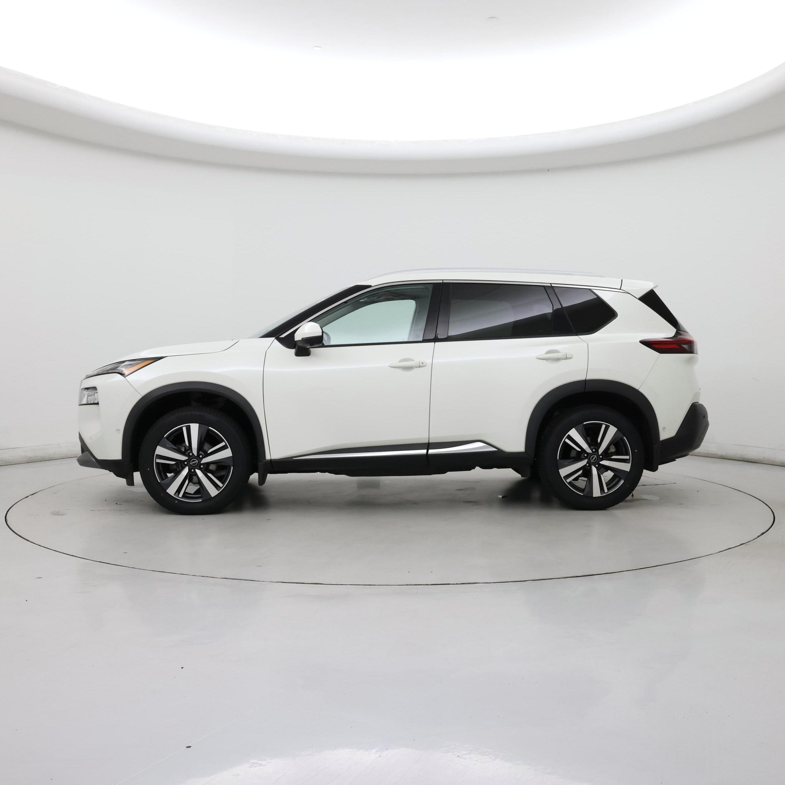 Thumbnail: 2022 Nissan Rogue - 3