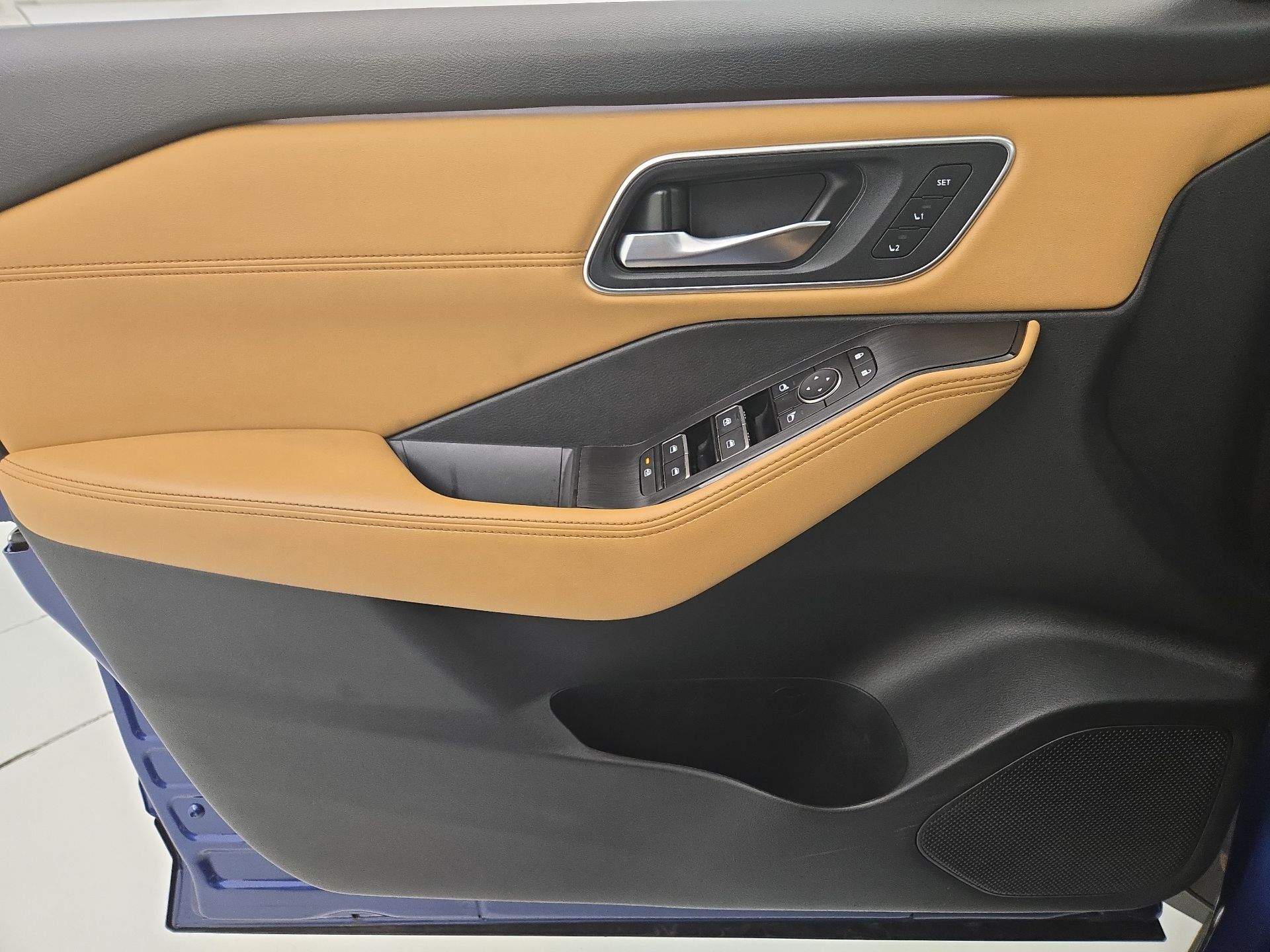 Thumbnail: 2023 Nissan Rogue - 12