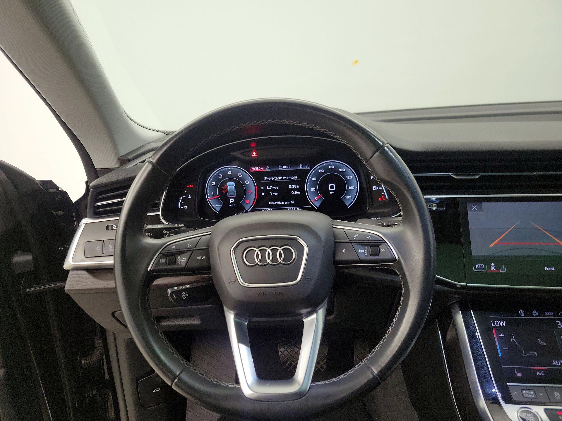 Thumbnail: 2022 Audi Q8 - 10