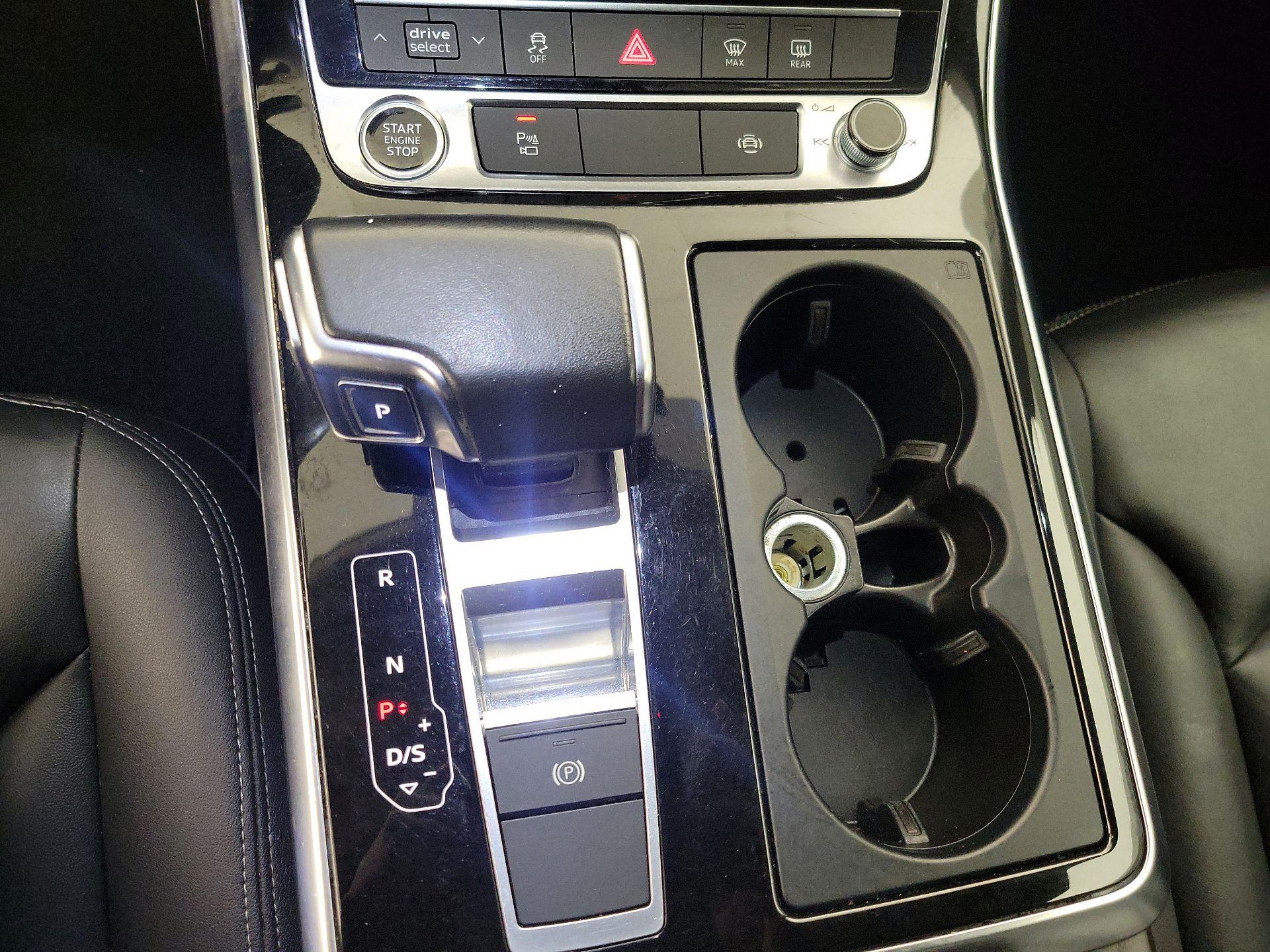 Thumbnail: 2022 Audi Q8 - 17