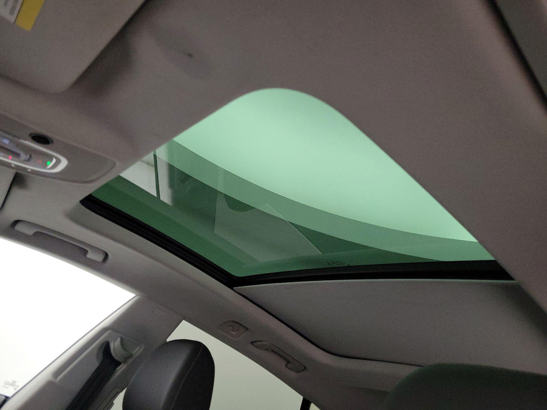 Thumbnail: 2022 Audi Q8 - 18