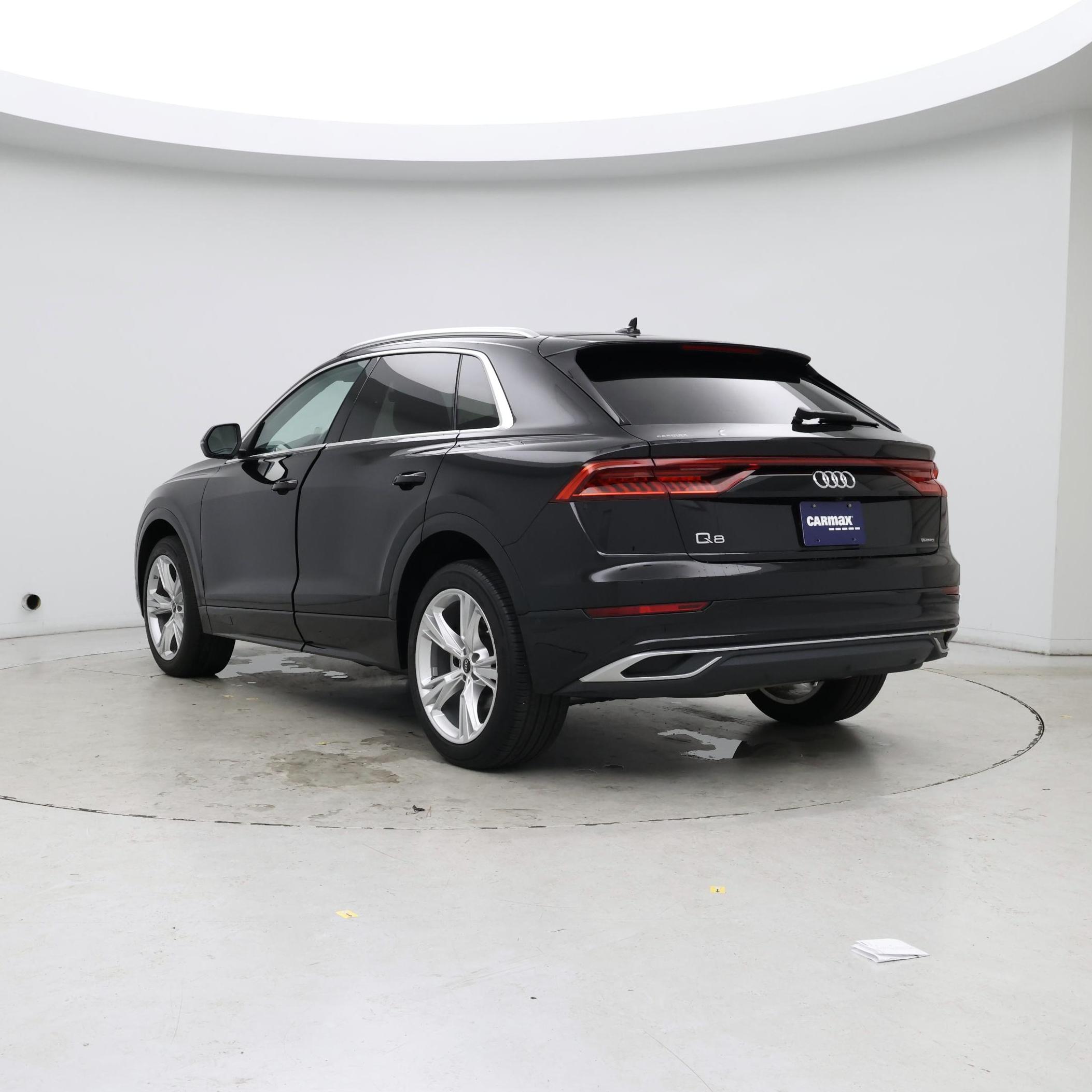 Thumbnail: 2022 Audi Q8 - 2