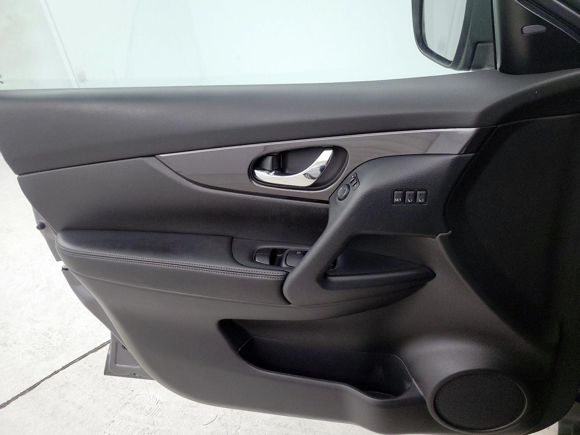 Thumbnail: 2020 Nissan Rogue - 12