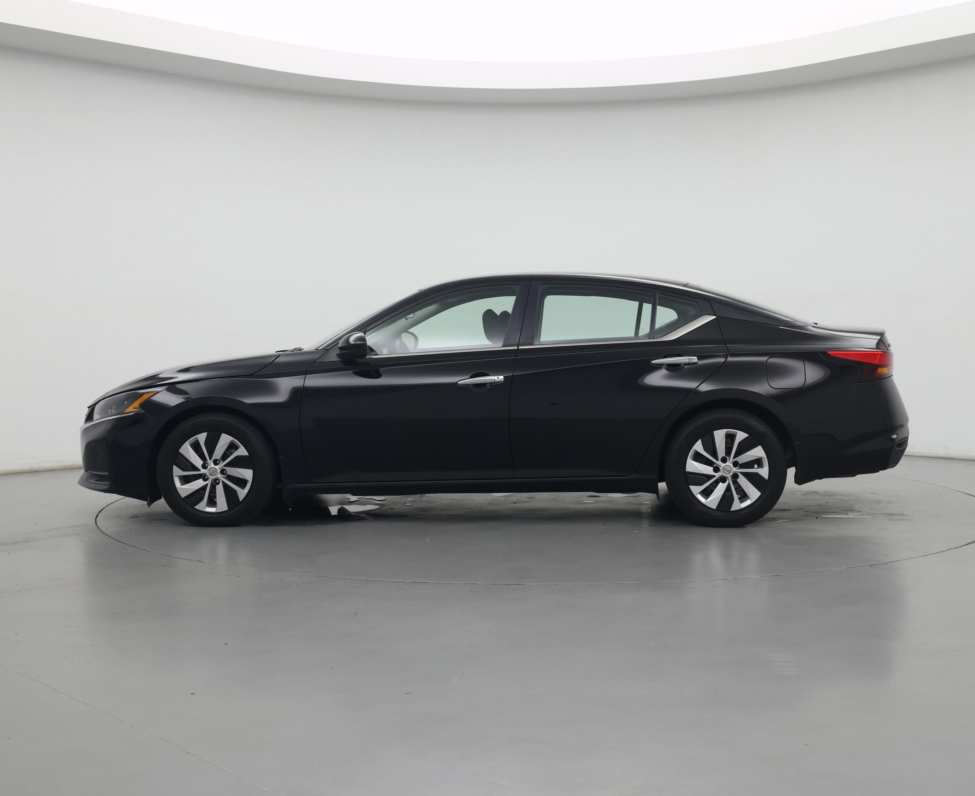 Thumbnail: 2023 Nissan Altima - 3