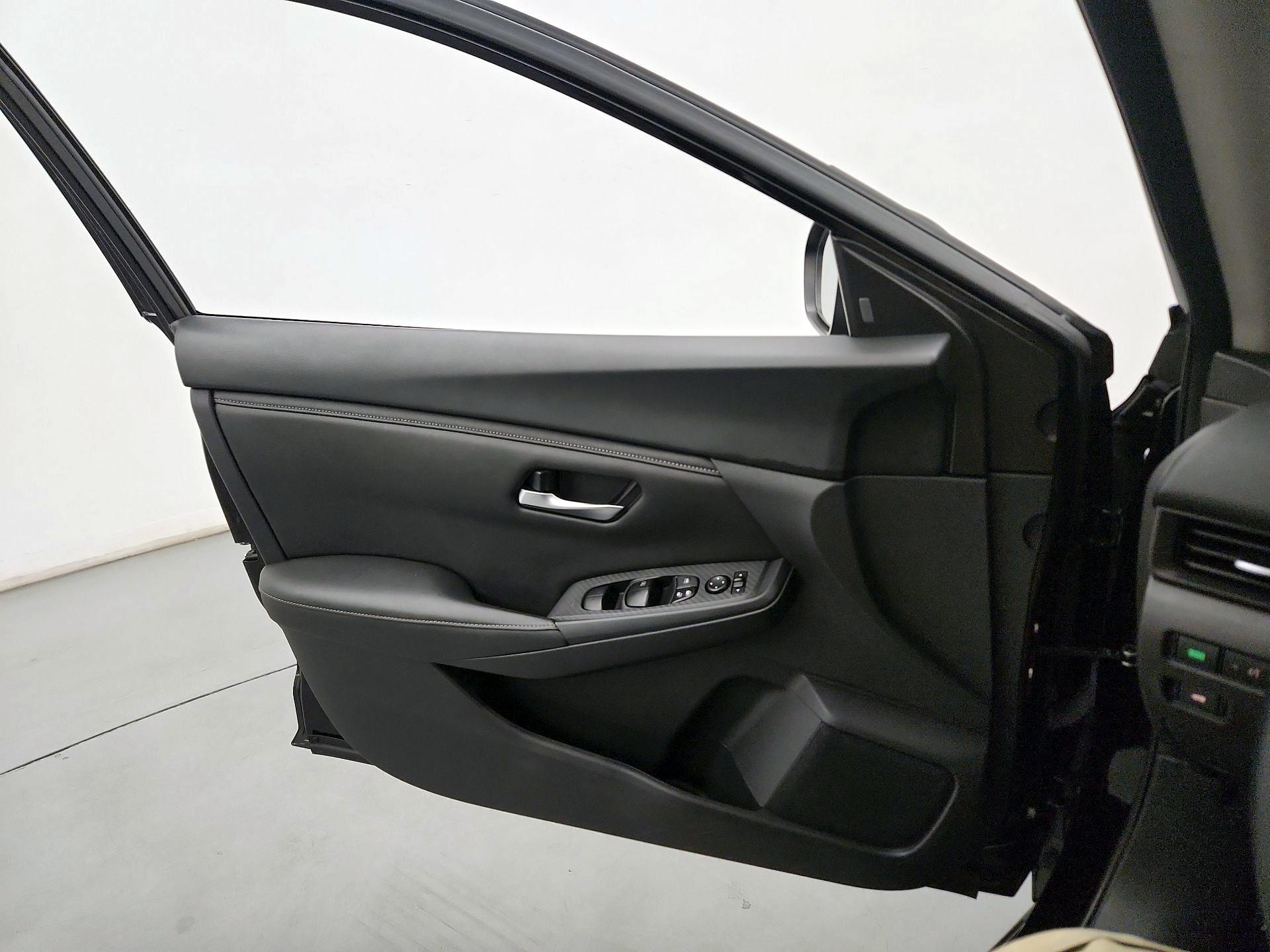 Thumbnail: 2023 Nissan Sentra - 12