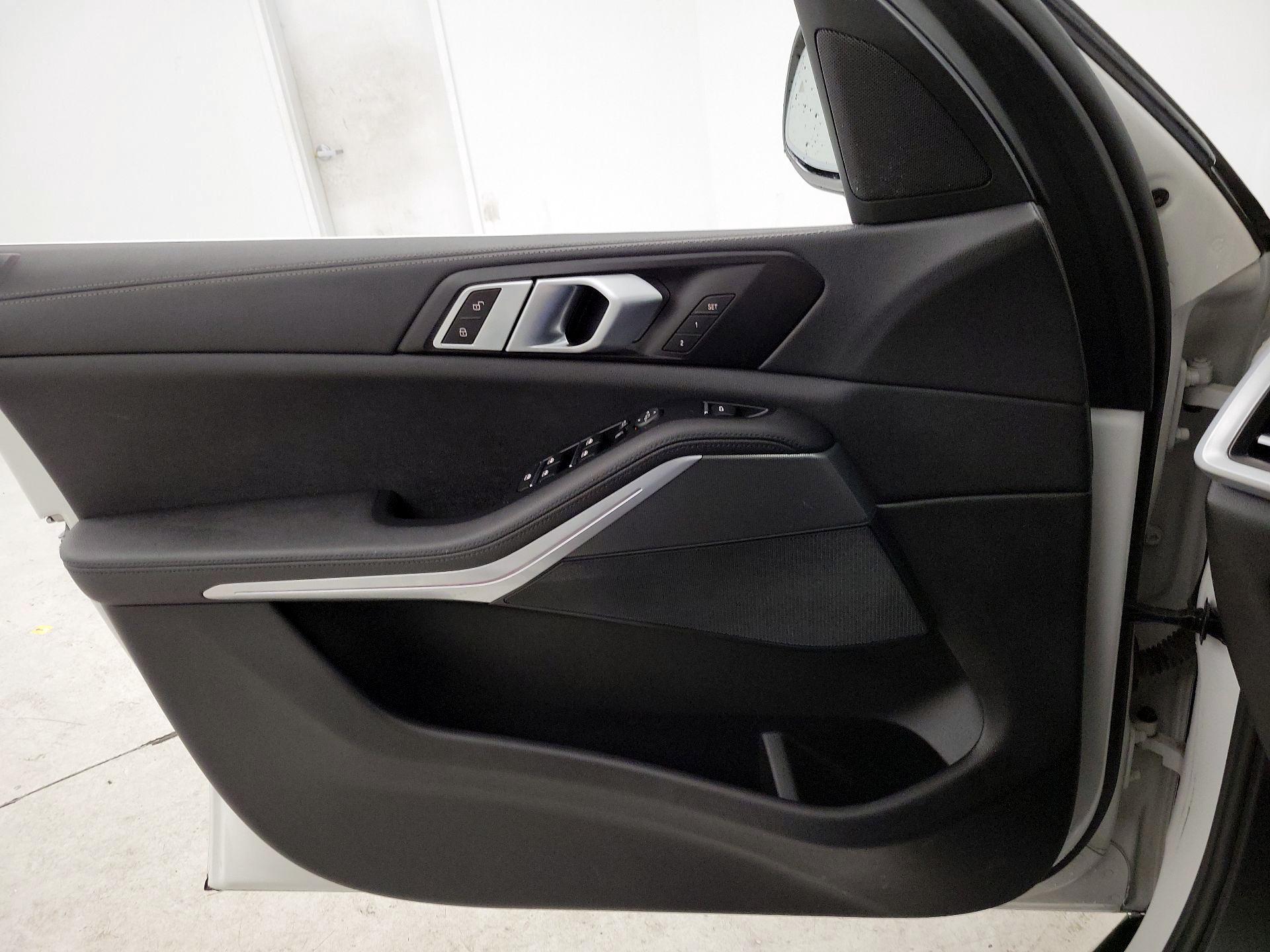 Thumbnail: 2022 BMW X5 - 12