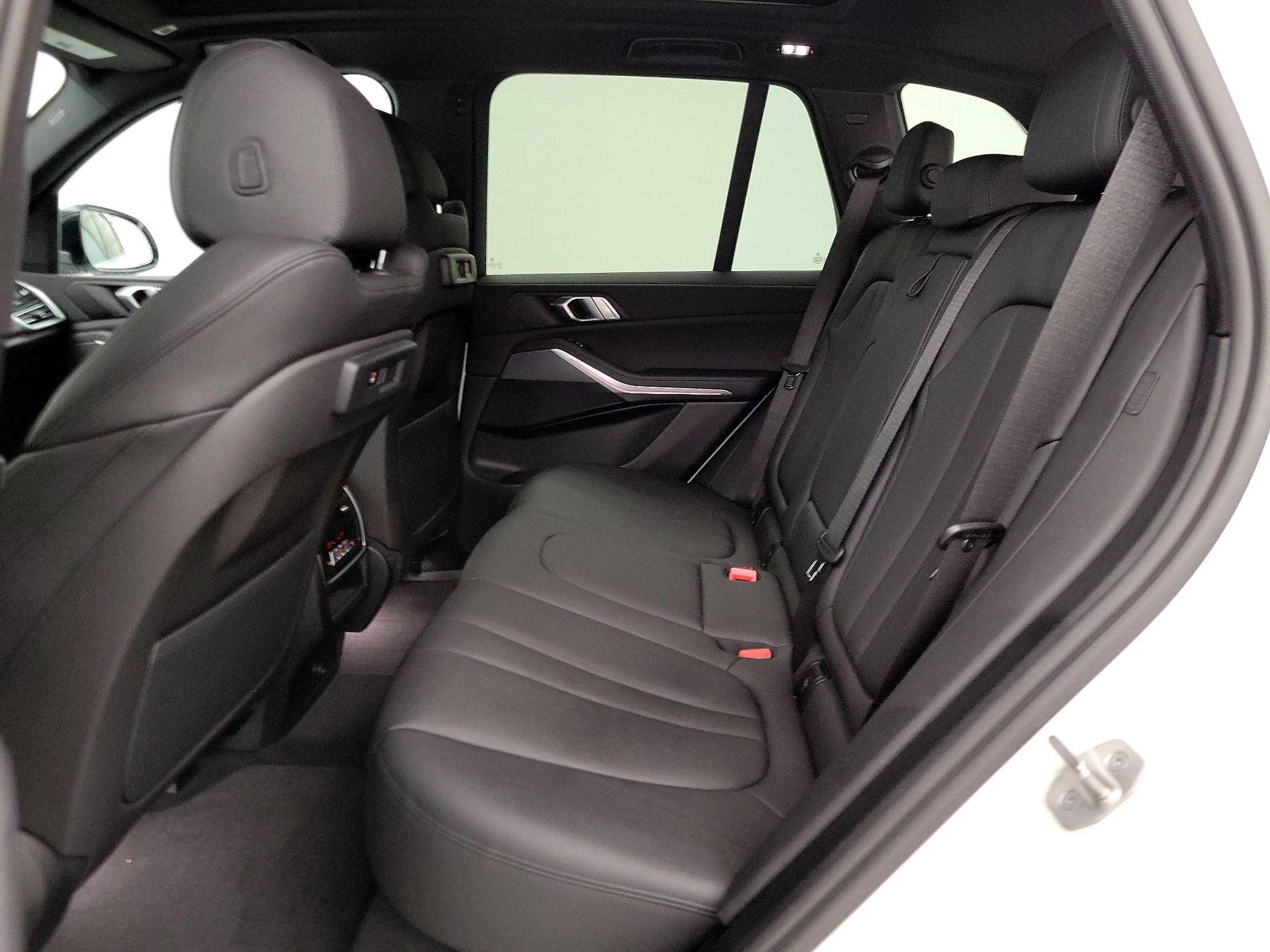 Thumbnail: 2022 BMW X5 - 20