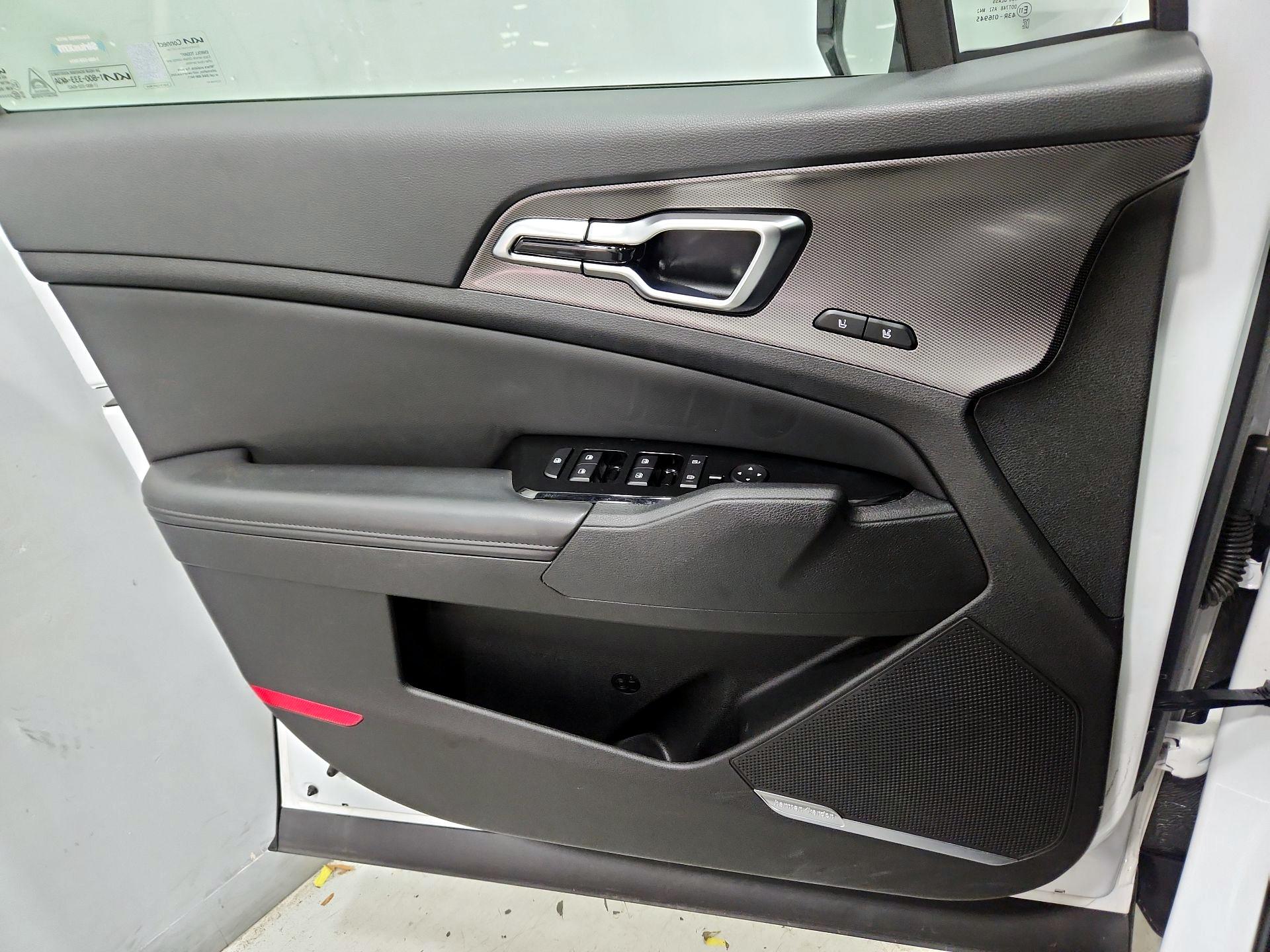 Thumbnail: 2023 Kia Sportage - 12