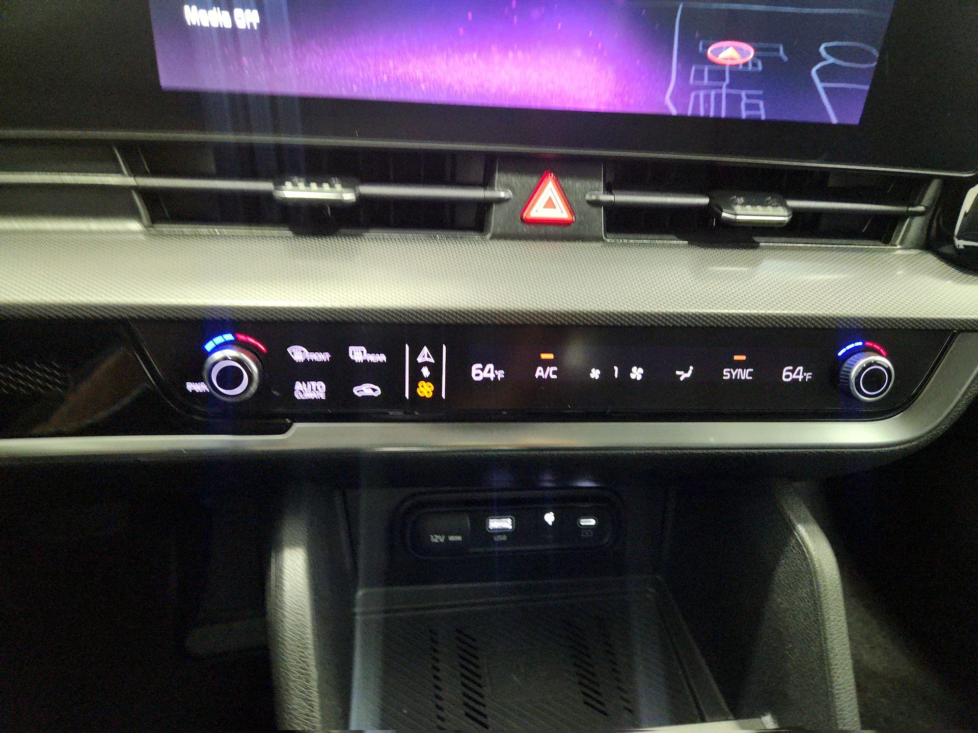 Thumbnail: 2023 Kia Sportage - 16