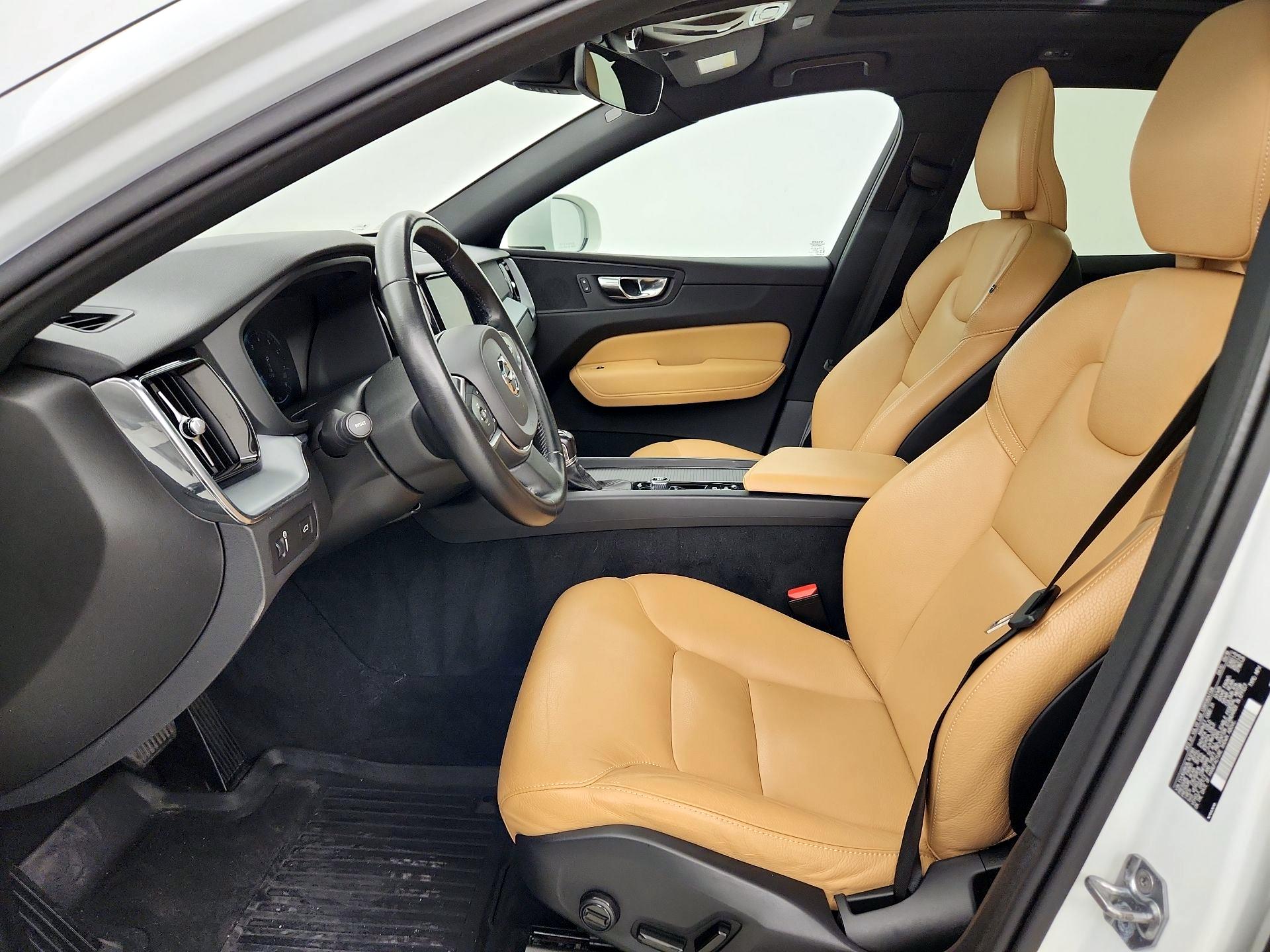 Thumbnail: 2020 Volvo XC60 - 11