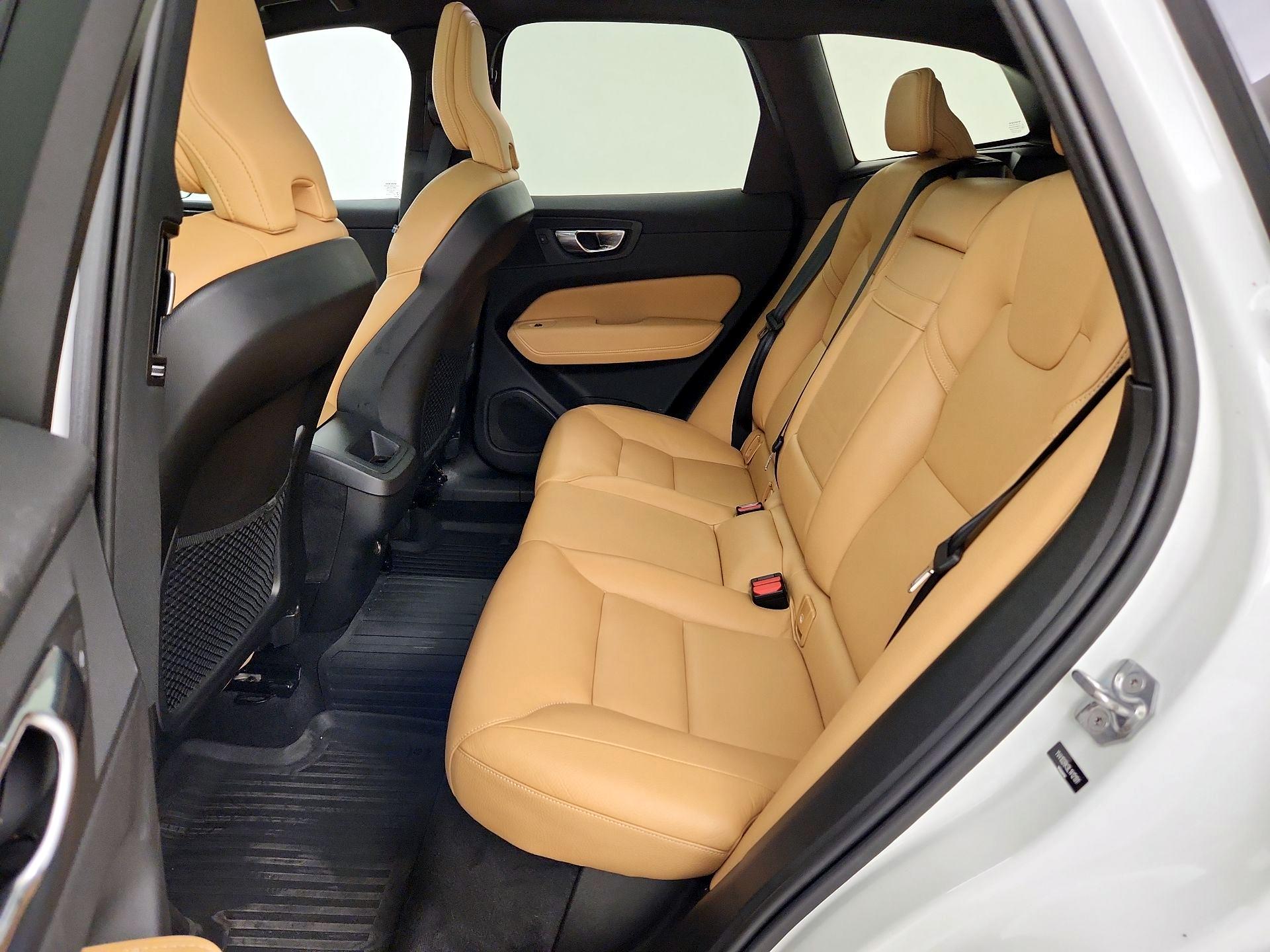 Thumbnail: 2020 Volvo XC60 - 20