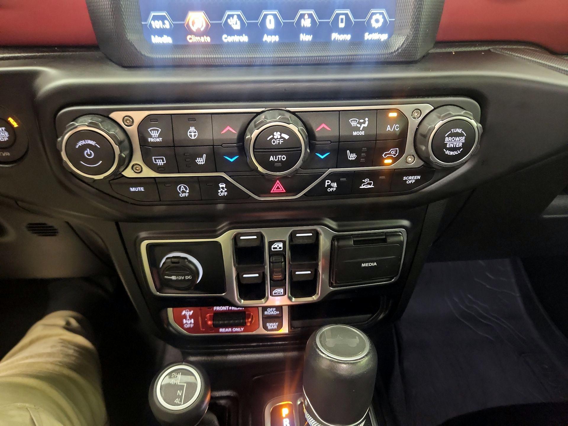 Thumbnail: 2021 Jeep Wrangler - 17