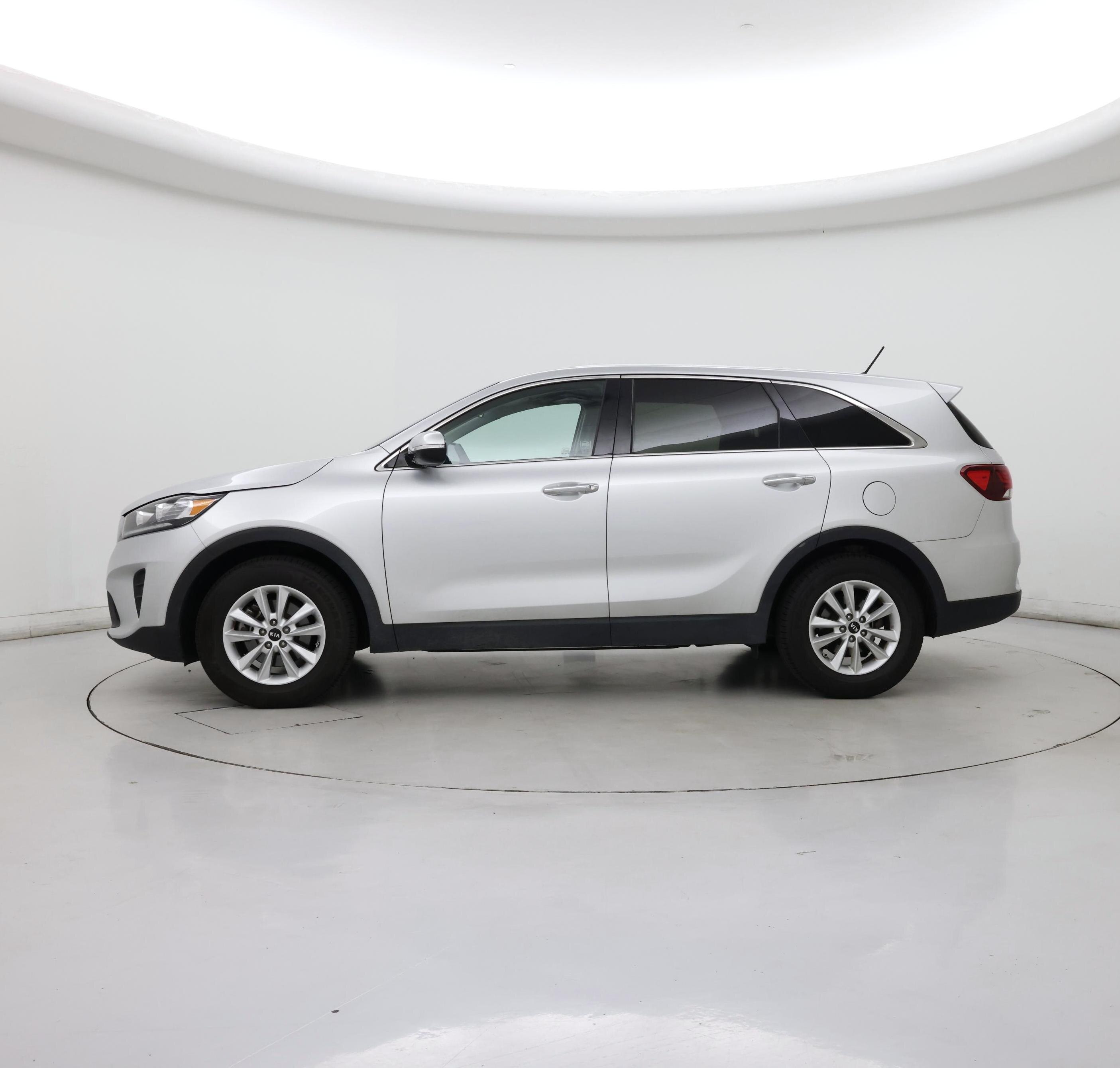Thumbnail: 2019 Kia Sorento - 3