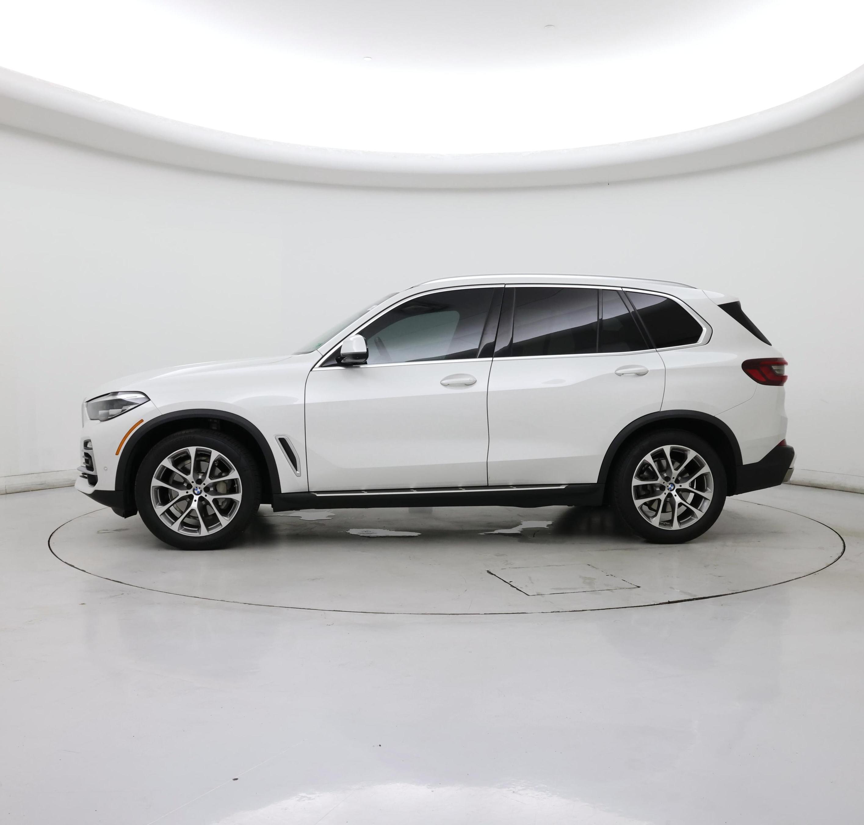 Thumbnail: 2021 BMW X5 - 3