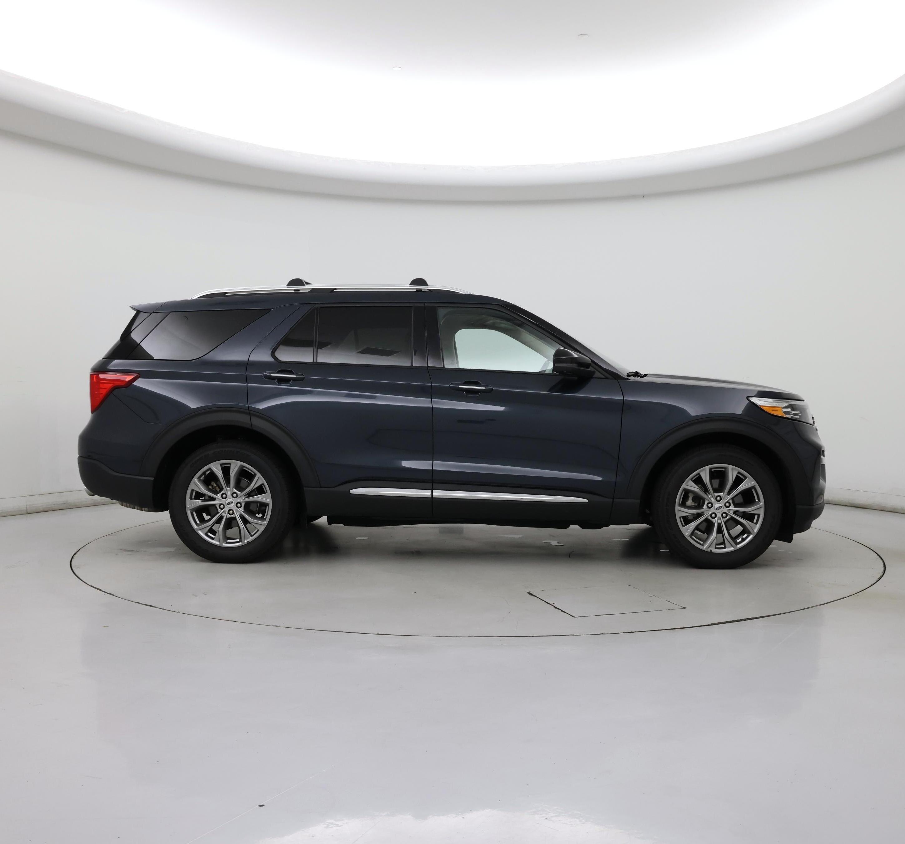 Thumbnail: 2022 Ford Explorer - 7