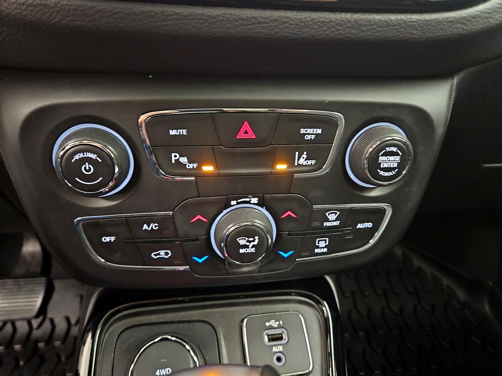 Thumbnail: 2021 Jeep Compass - 16