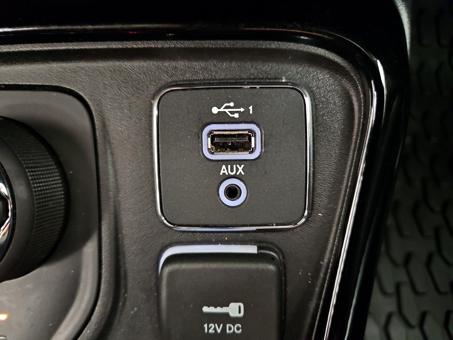 Thumbnail: 2021 Jeep Compass - 18