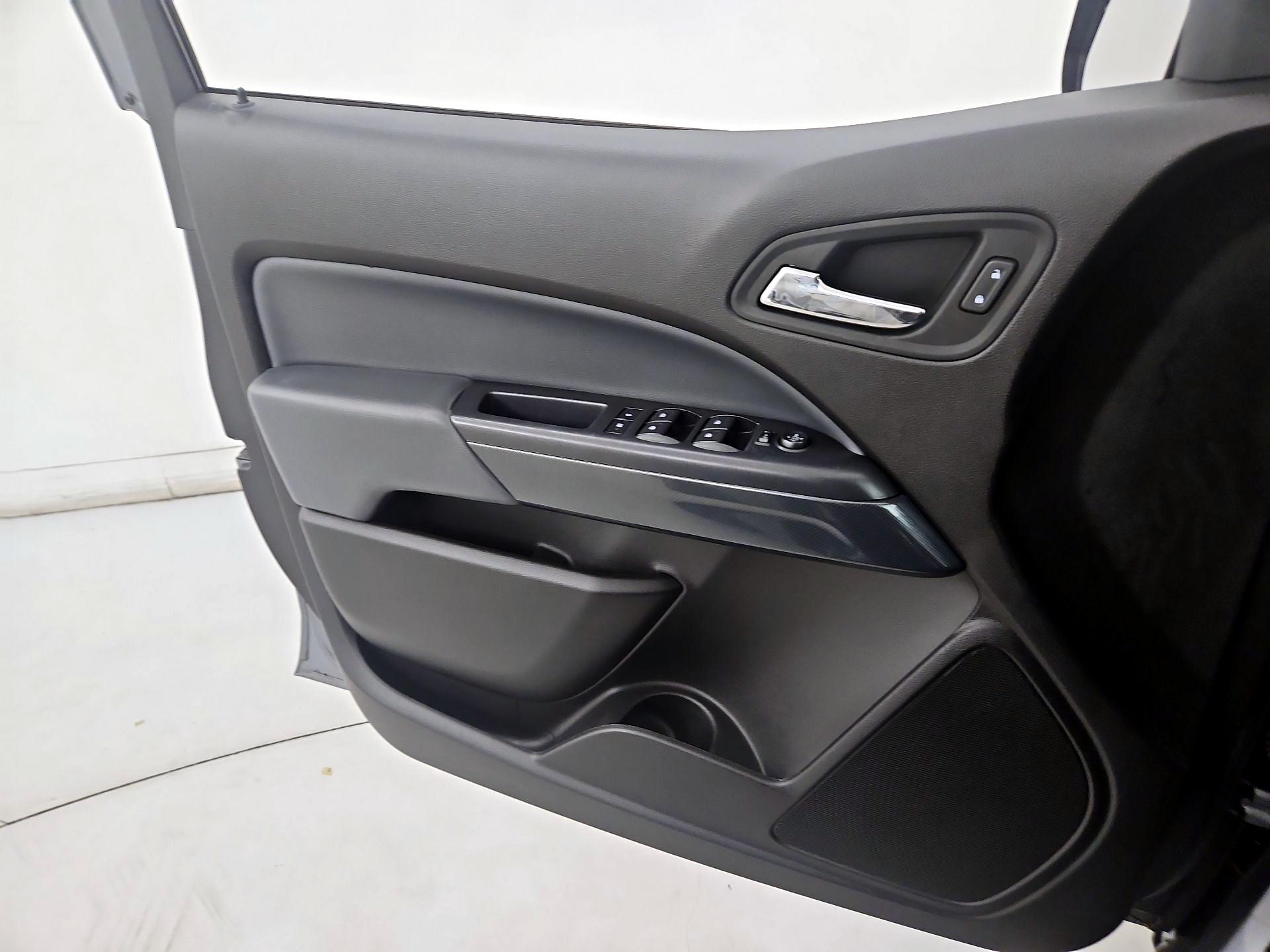 Thumbnail: 2021 Chevrolet Colorado - 12